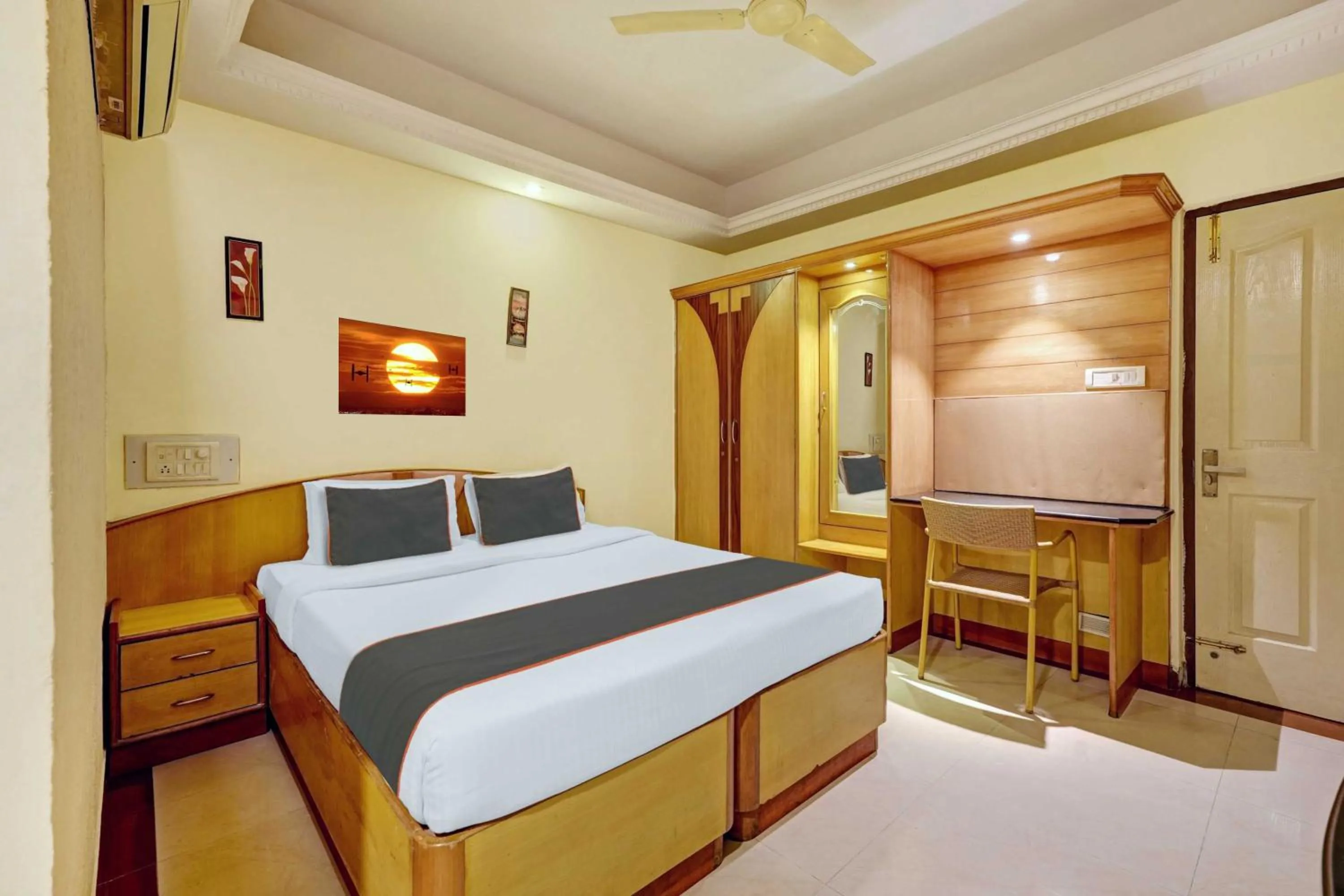 Bedroom, Bed in Hotel O Bangalore Royal Meenakshi Mall