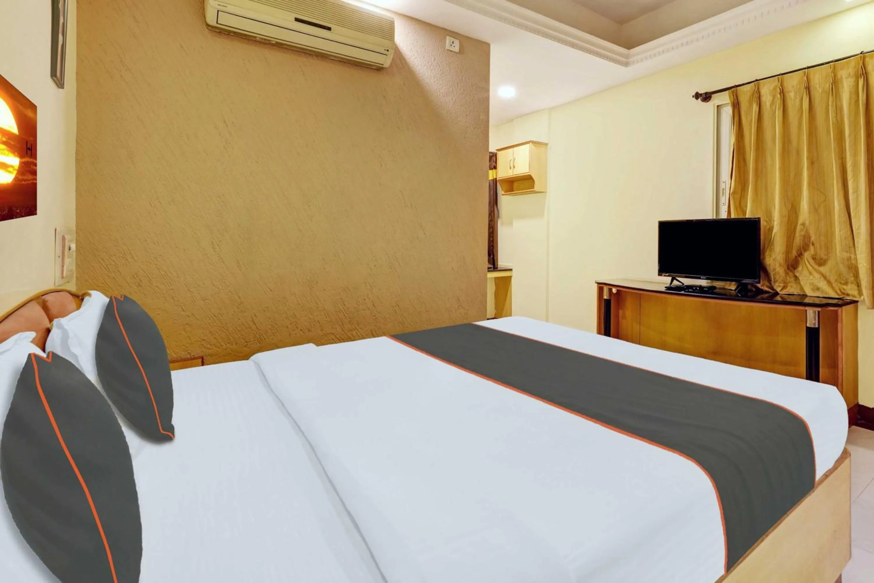 Bedroom, Bed in Hotel O Bangalore Royal Meenakshi Mall