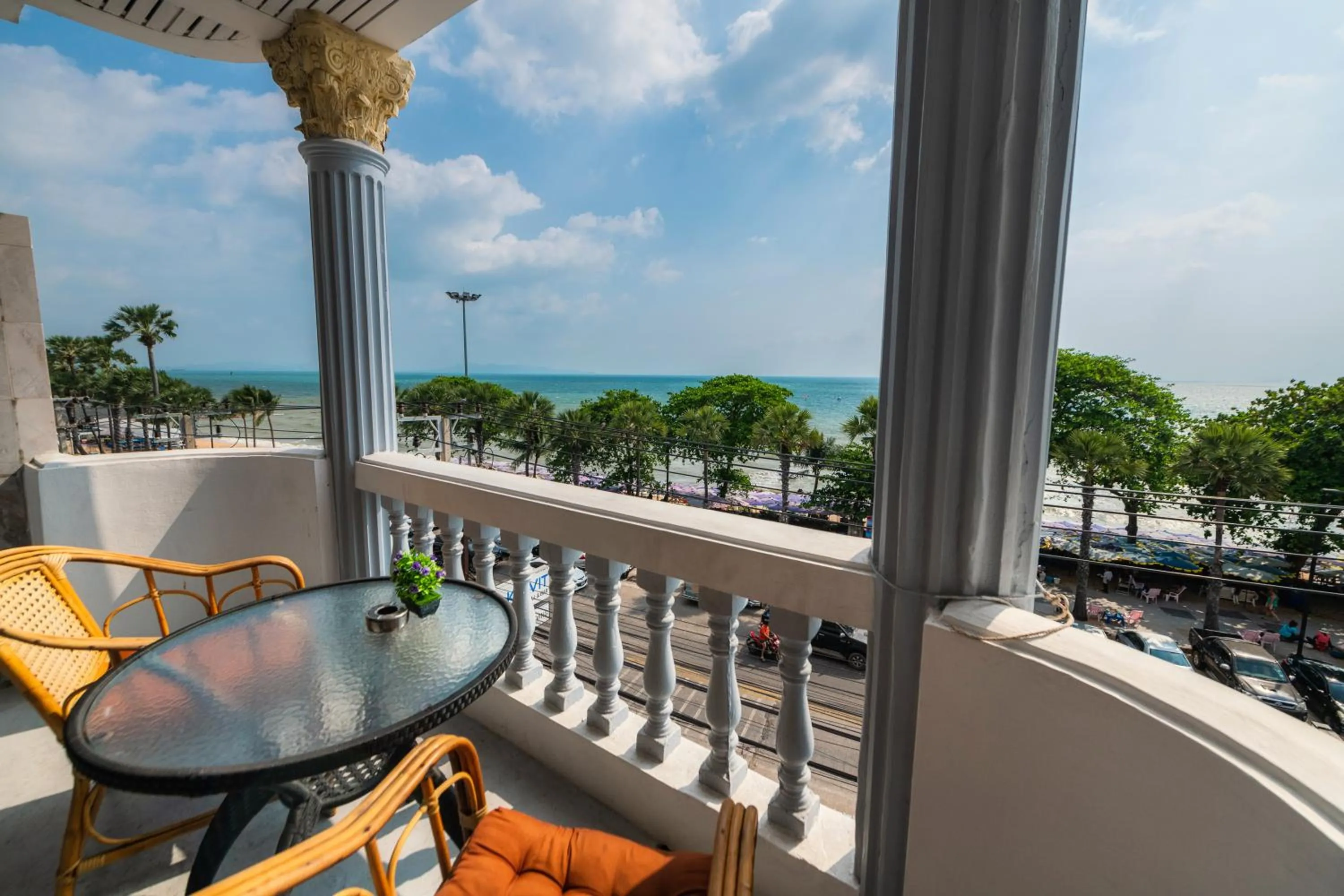 Day in Happy Vikings - Beachfront