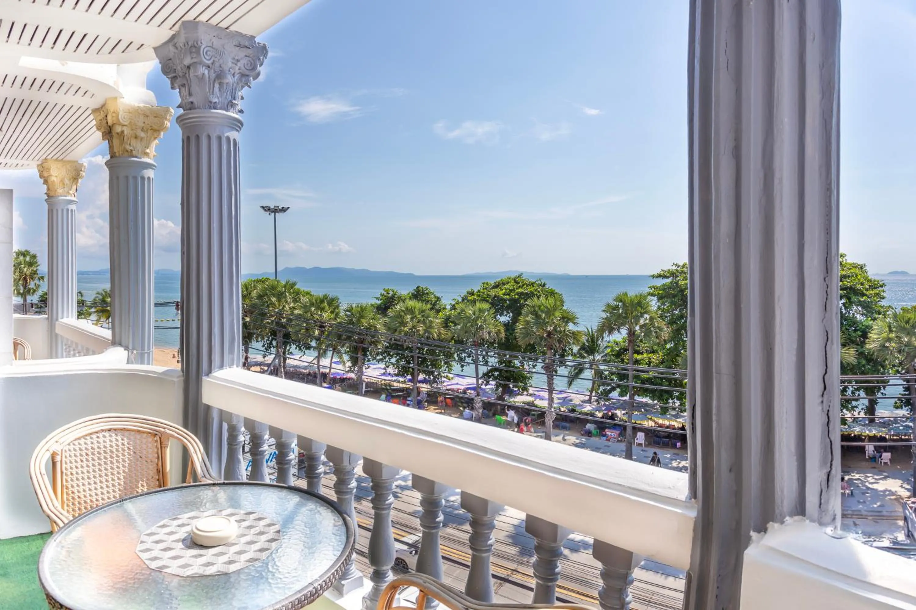 Day in Happy Vikings - Beachfront