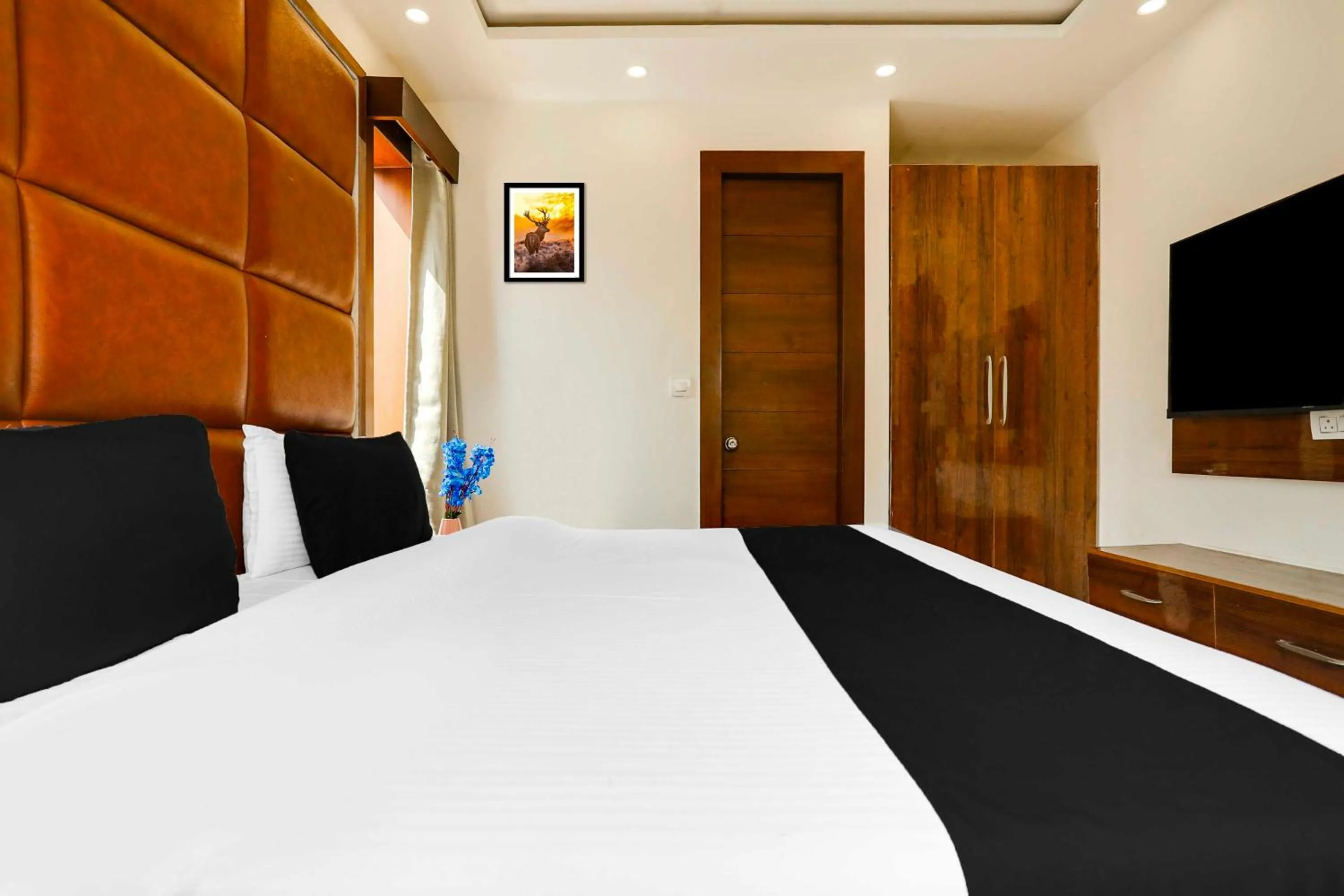 Bedroom, Bed in Hotel O Nainital Eco Cave Park