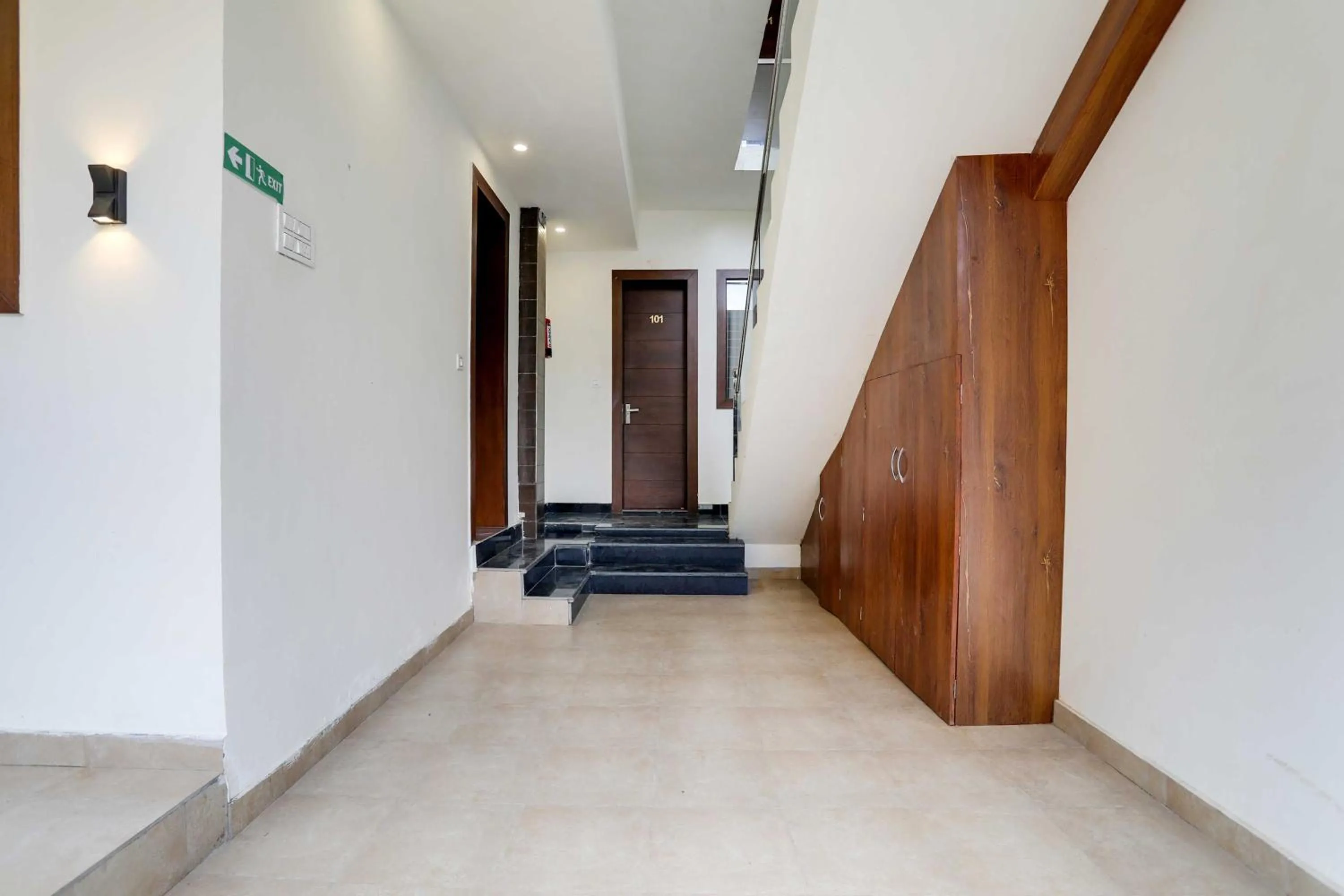 Lobby or reception in Hotel O Nainital Eco Cave Park