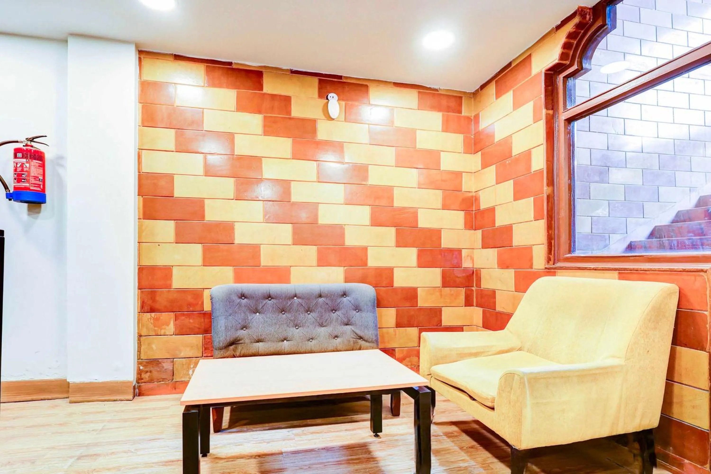 Living room in Hotel O New Delhi Palam Railway Station