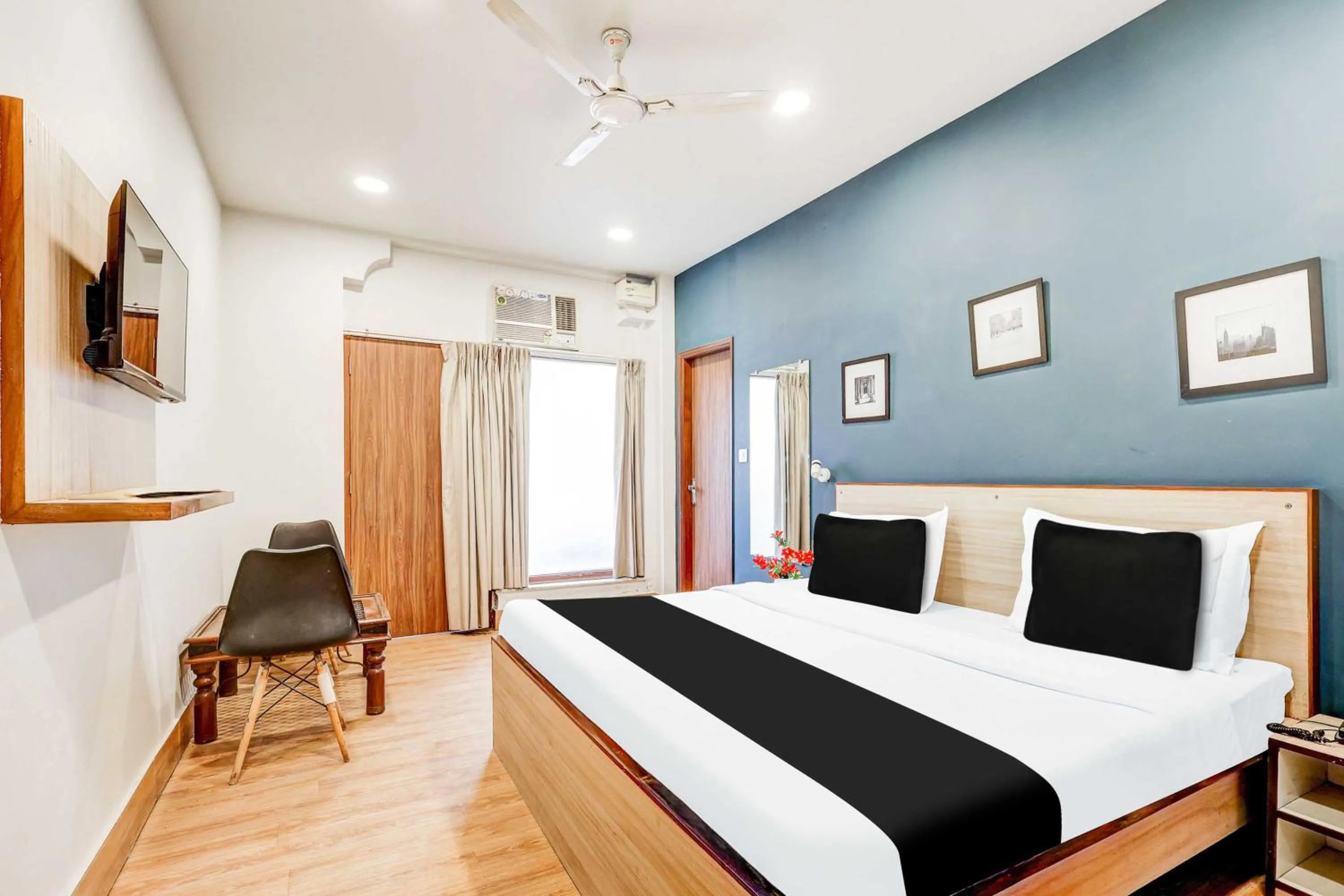 Bedroom, Bed in Hotel O New Delhi Palam Railway Station