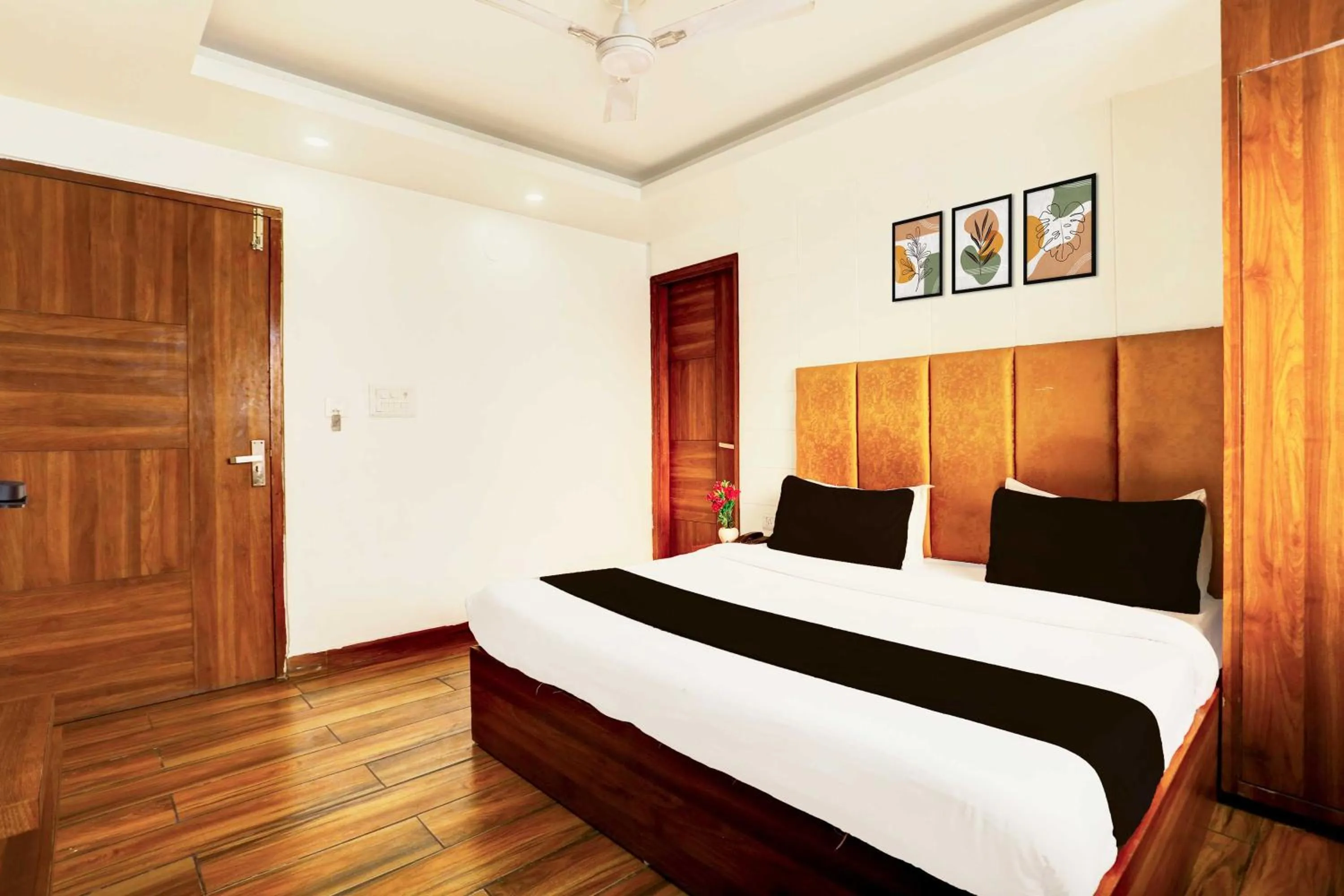 Bedroom, Bed in Hotel O Amritsar Bus Stand