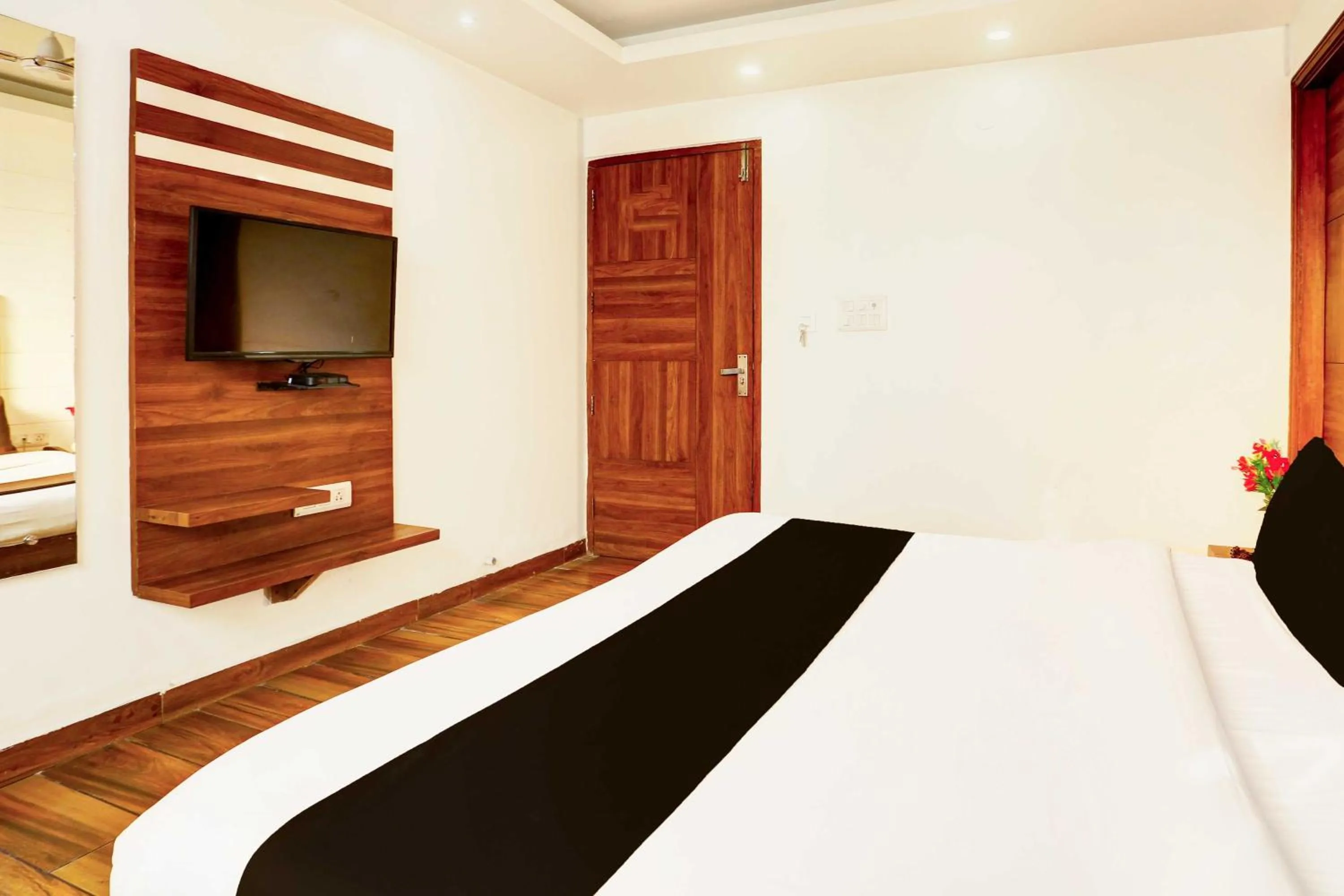 Bedroom, Bed in Hotel O Amritsar Bus Stand