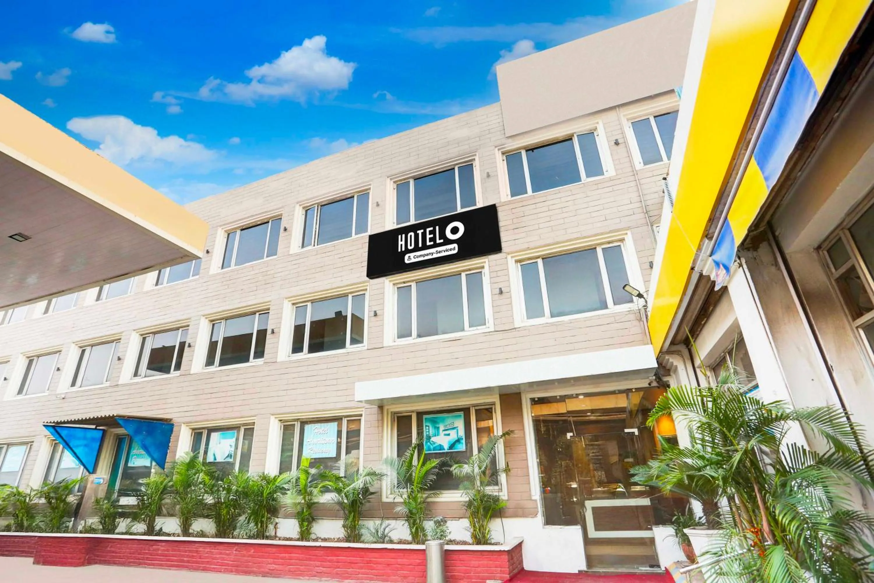 Facade/entrance in Hotel O Amritsar Bus Stand