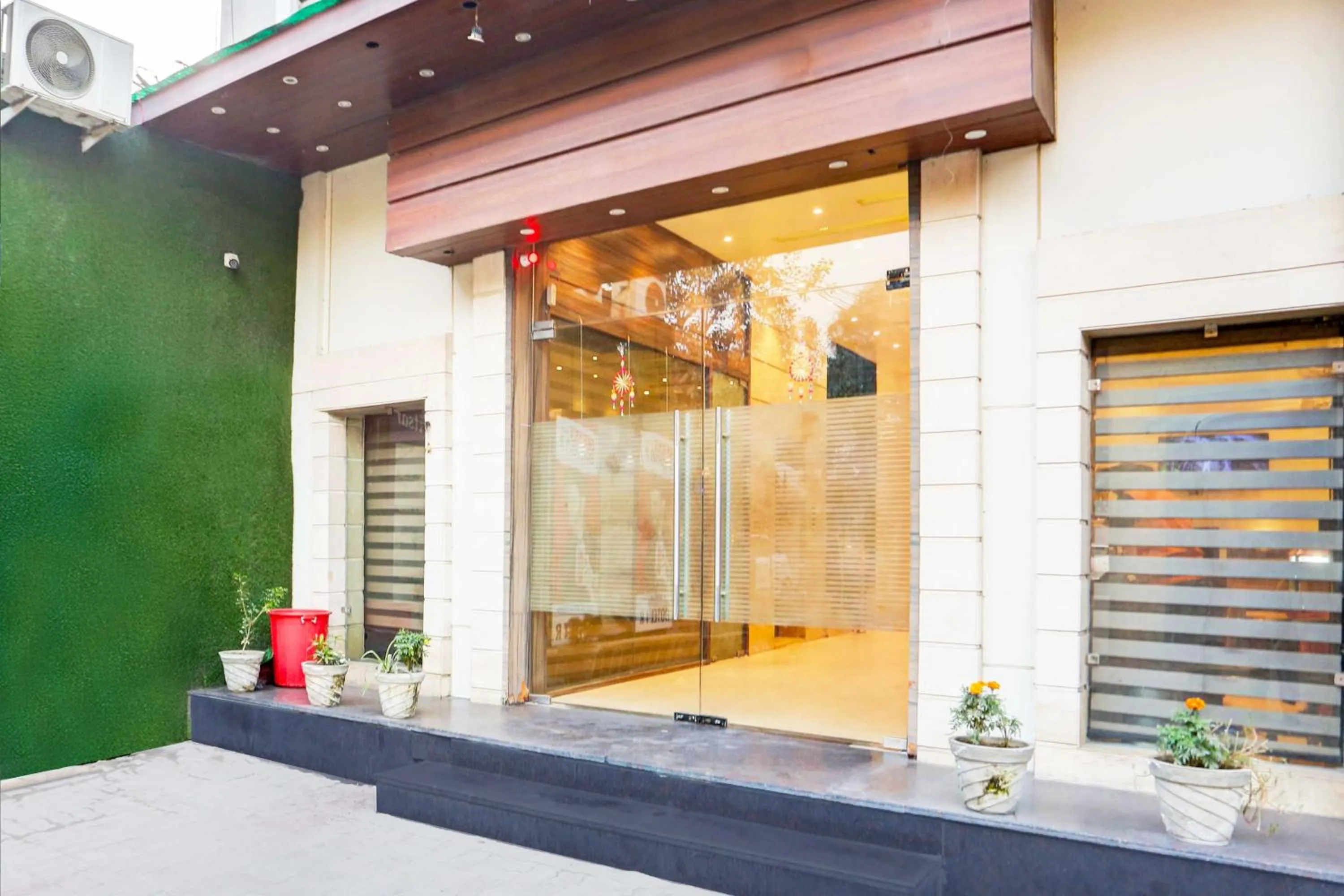 Facade/entrance in Hotel O Amritsar Bus Stand