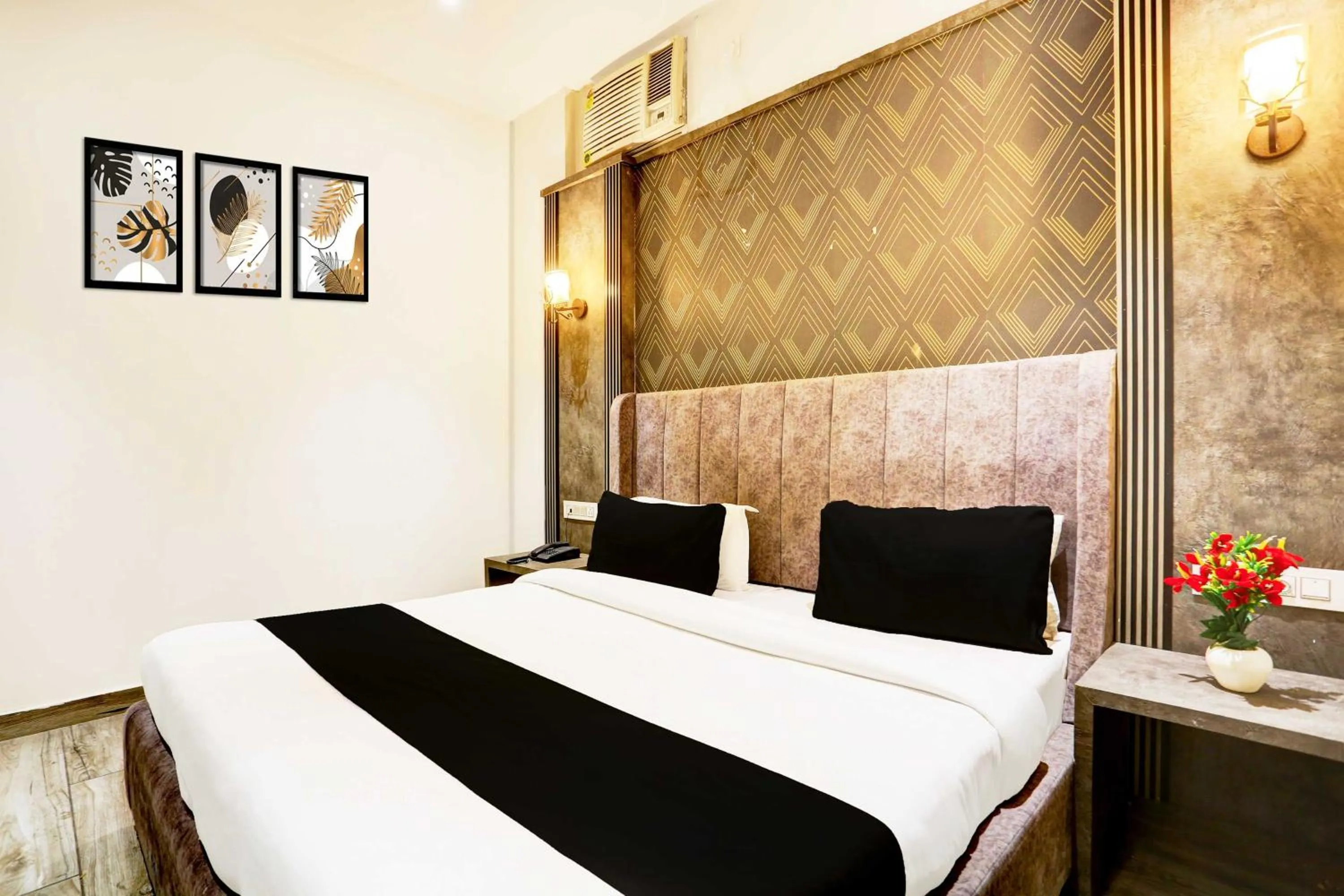 Bedroom, Bed in Hotel O Amritsar Bus Stand