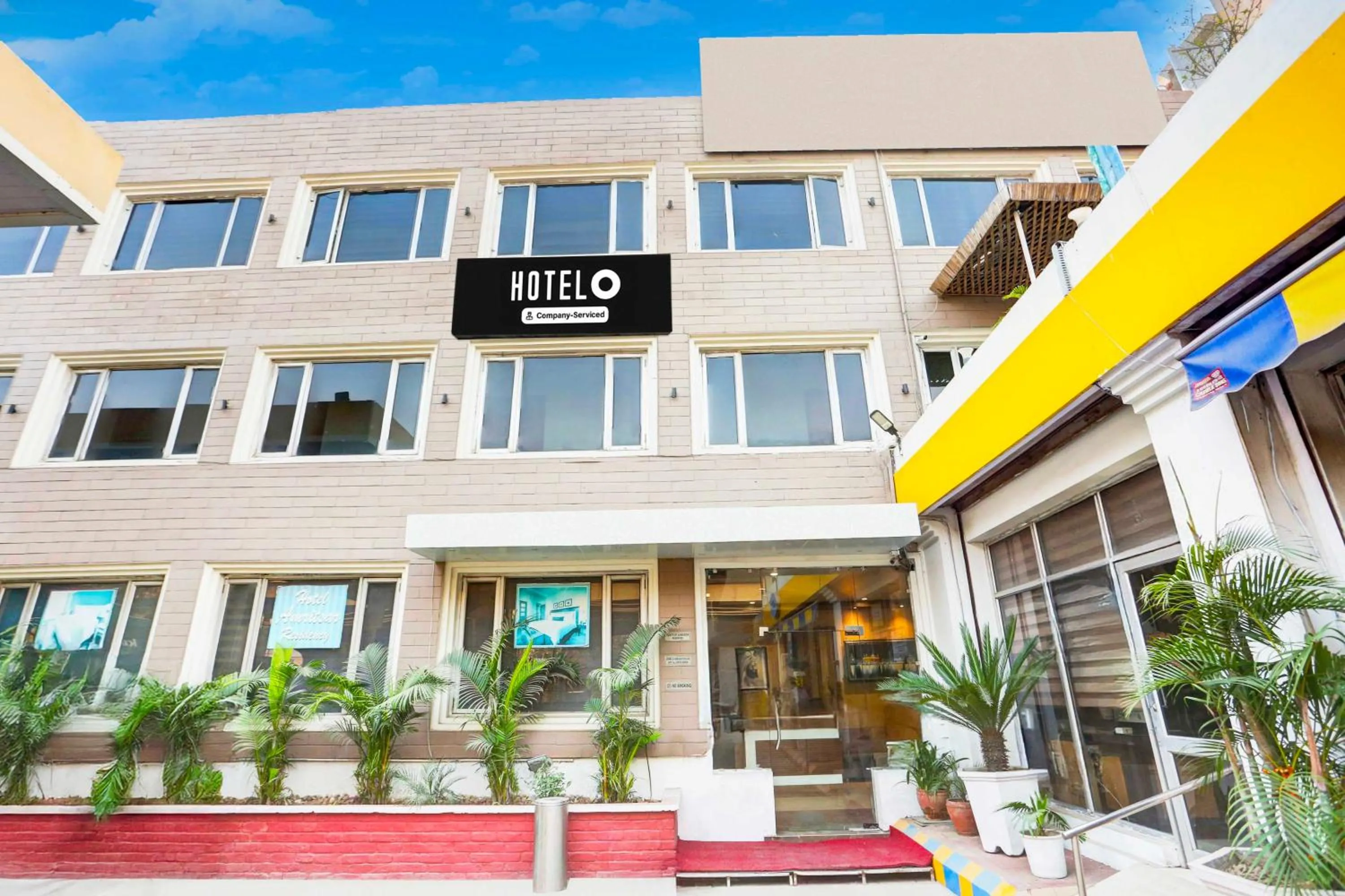 Facade/entrance in Hotel O Amritsar Bus Stand