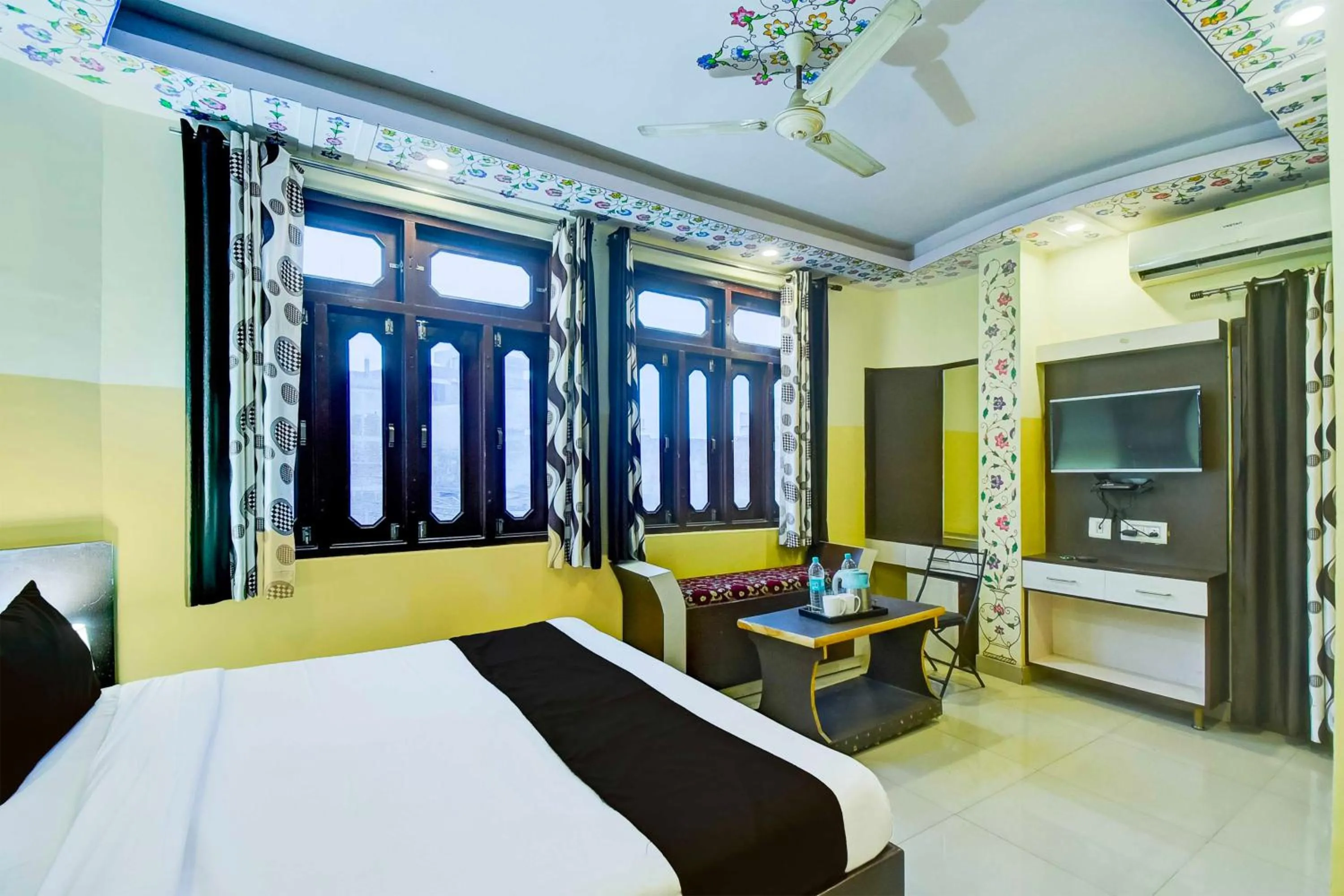 Bedroom, Bed in Hotel O Ramgarh Mod Near Hawa Mahal