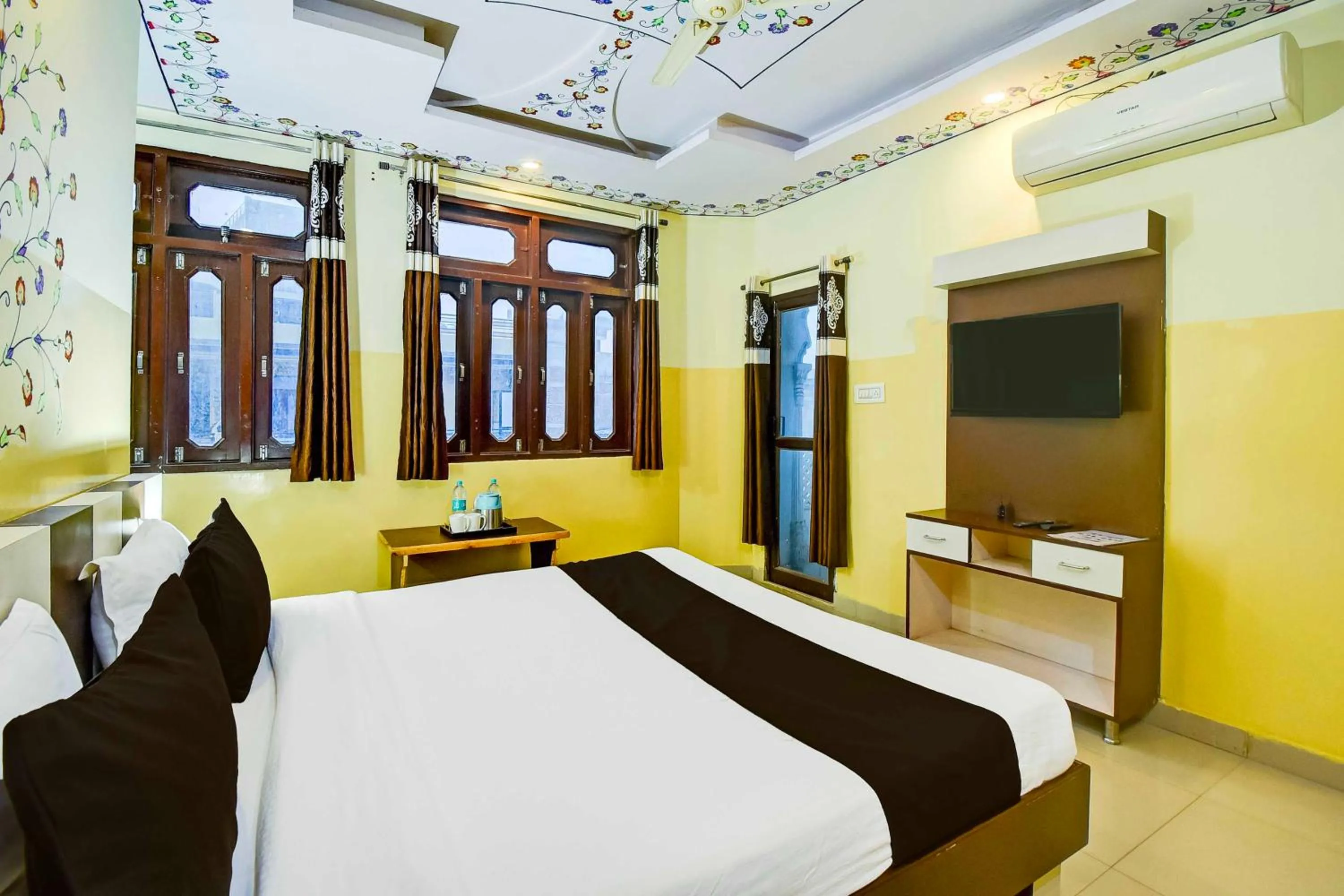 Bedroom, Bed in Hotel O Ramgarh Mod Near Hawa Mahal