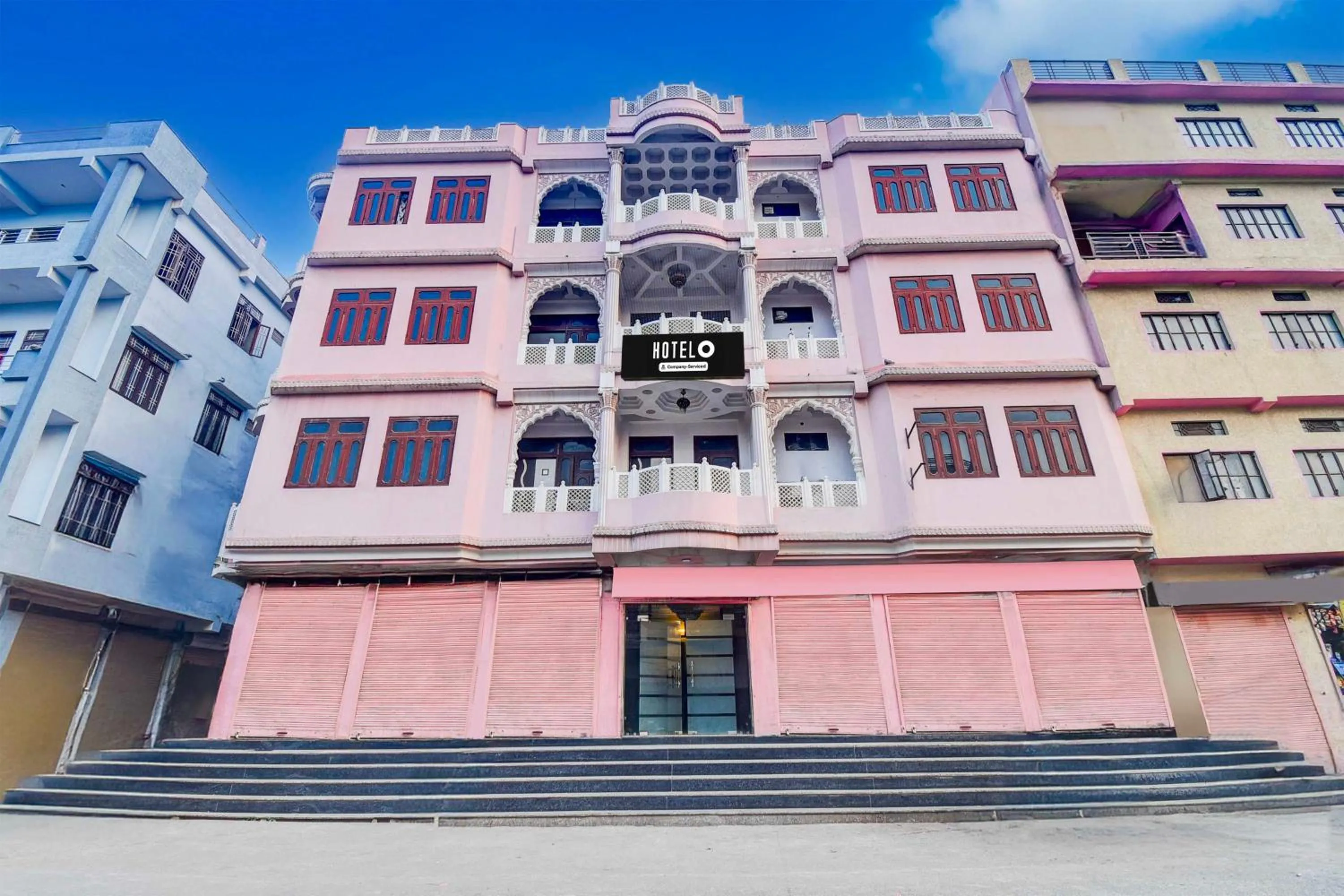 Facade/entrance in Hotel O Ramgarh Mod Near Hawa Mahal