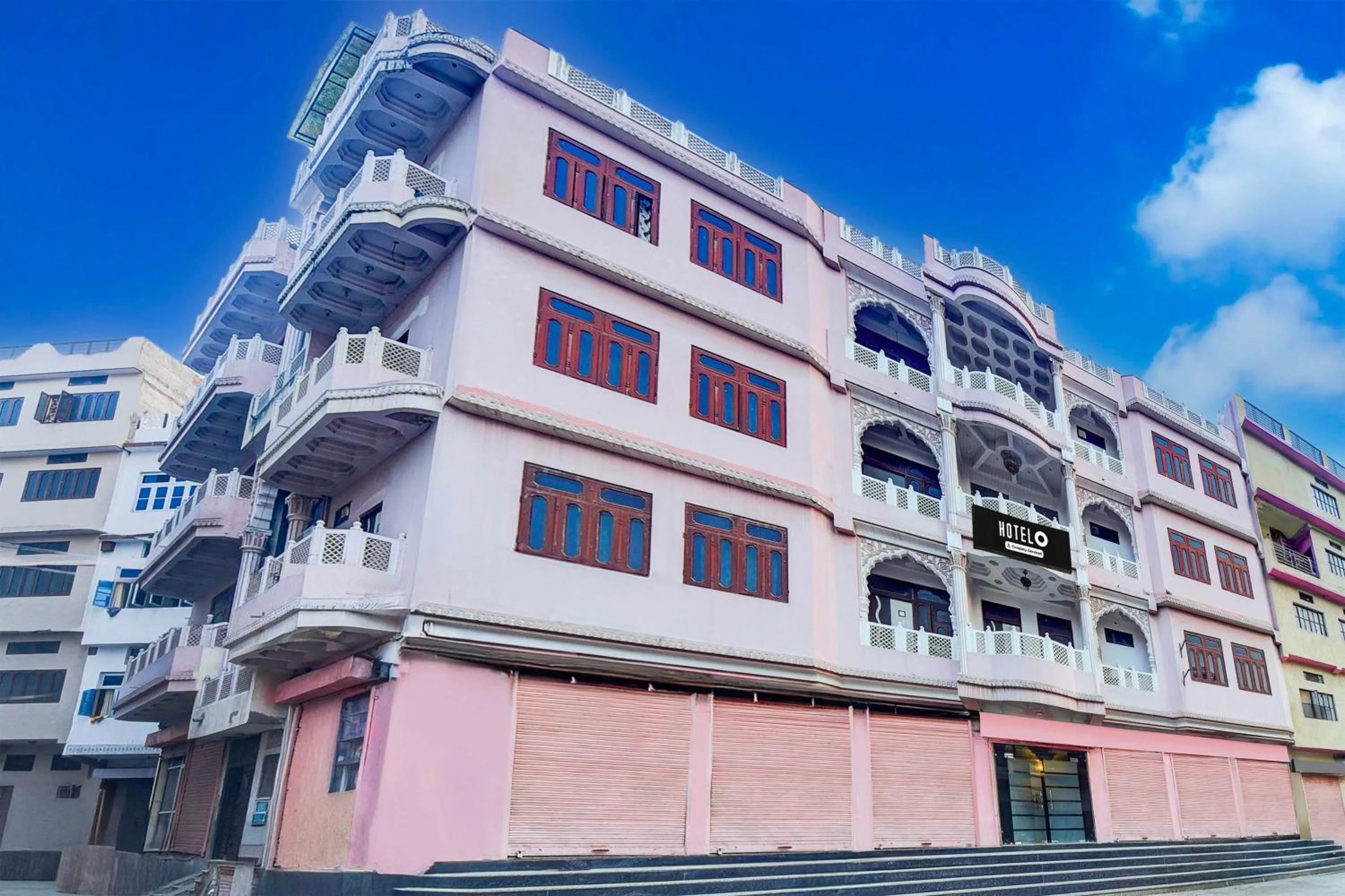 Facade/entrance in Hotel O Ramgarh Mod Near Hawa Mahal