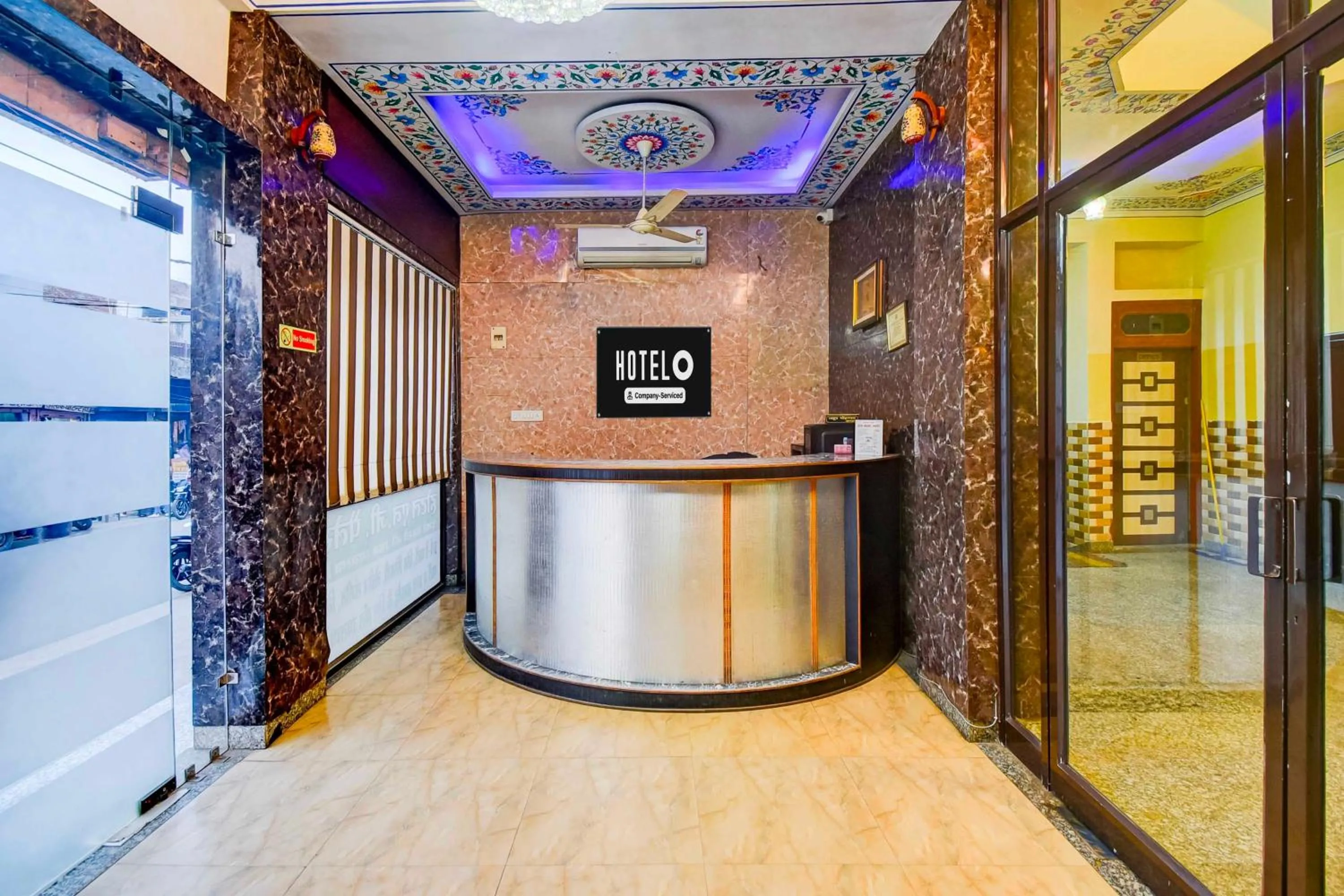 Lobby or reception in Hotel O Ramgarh Mod Near Hawa Mahal