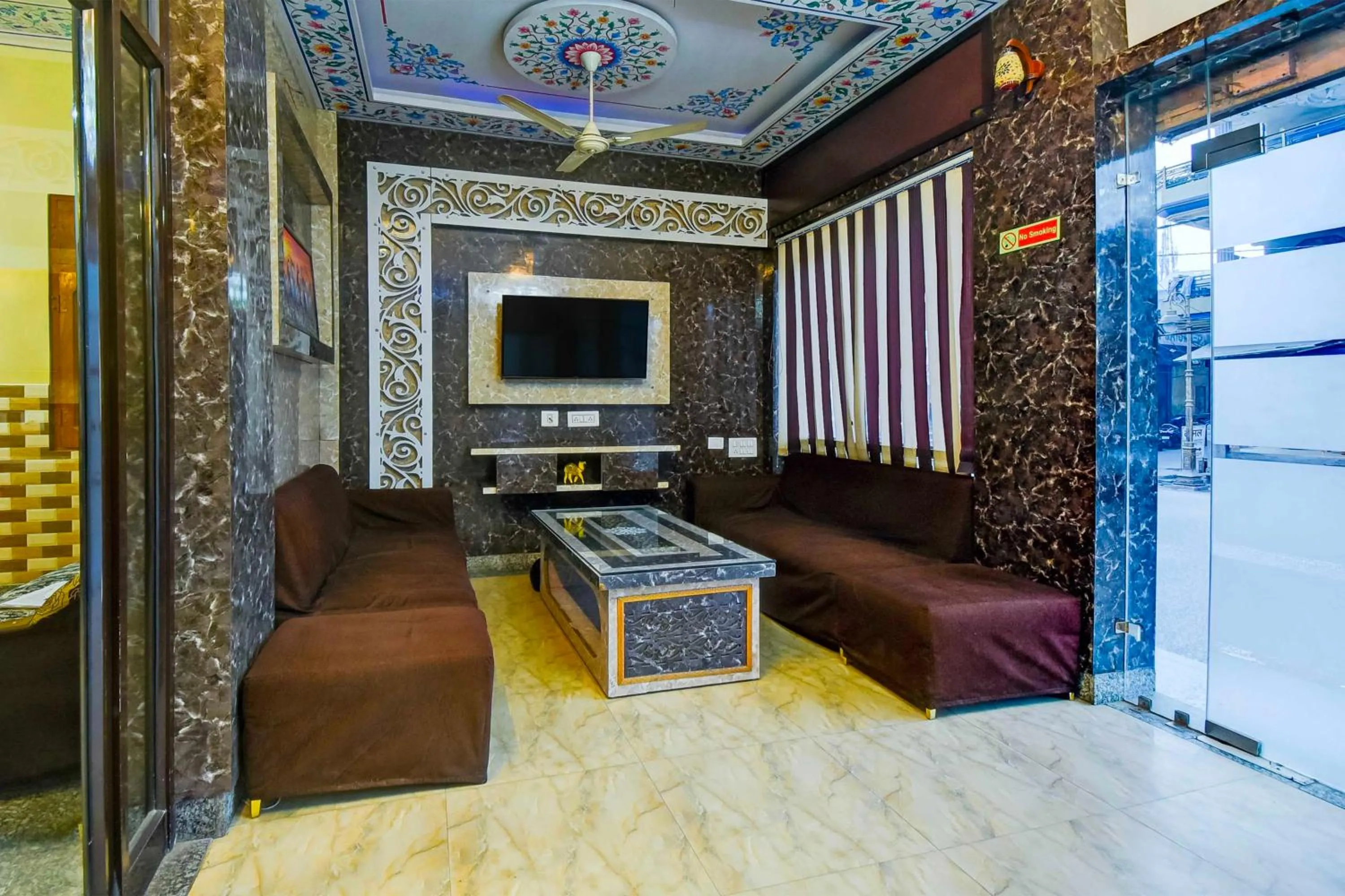 Lobby or reception in Hotel O Ramgarh Mod Near Hawa Mahal