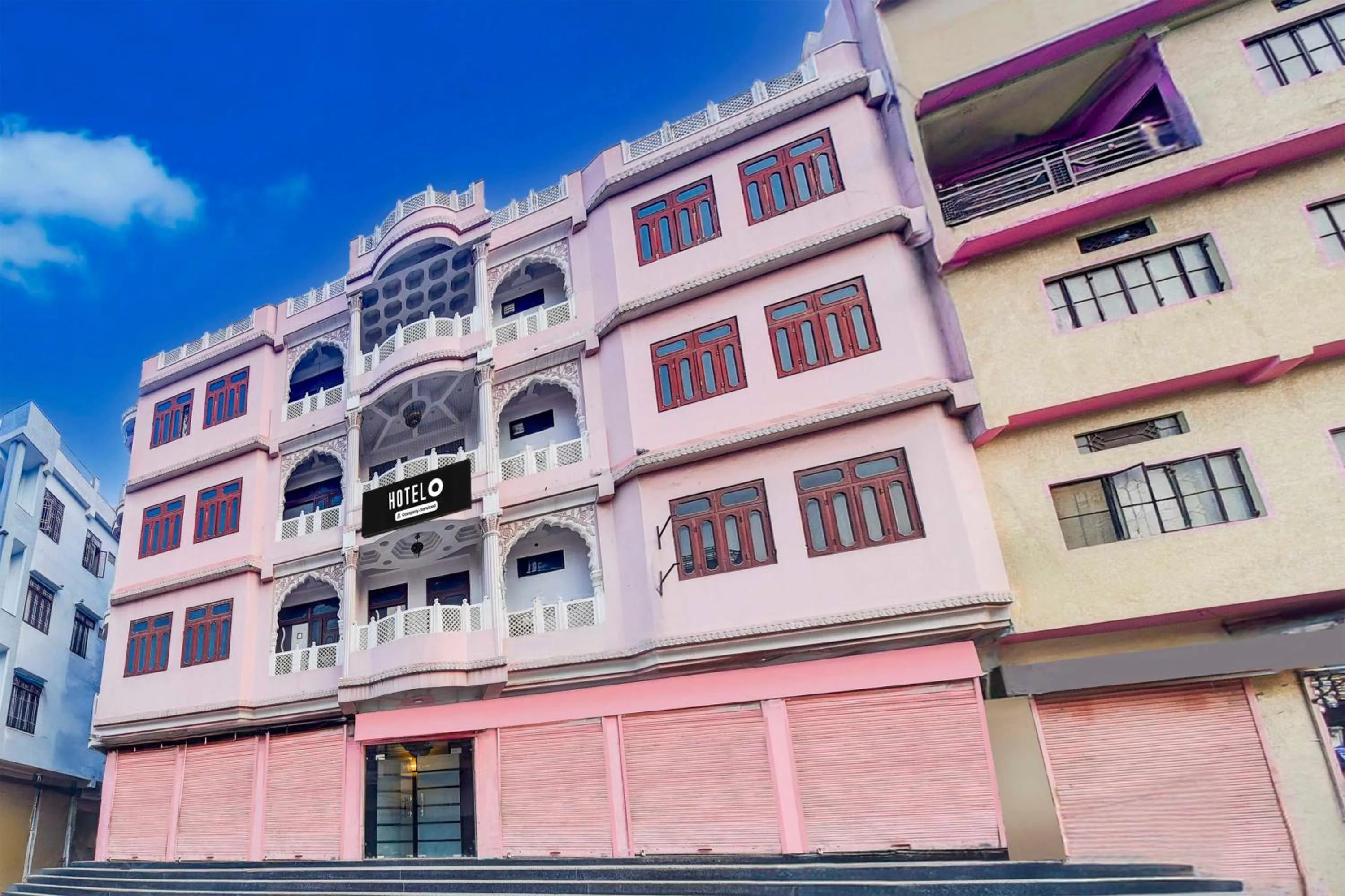 Facade/entrance in Hotel O Ramgarh Mod Near Hawa Mahal