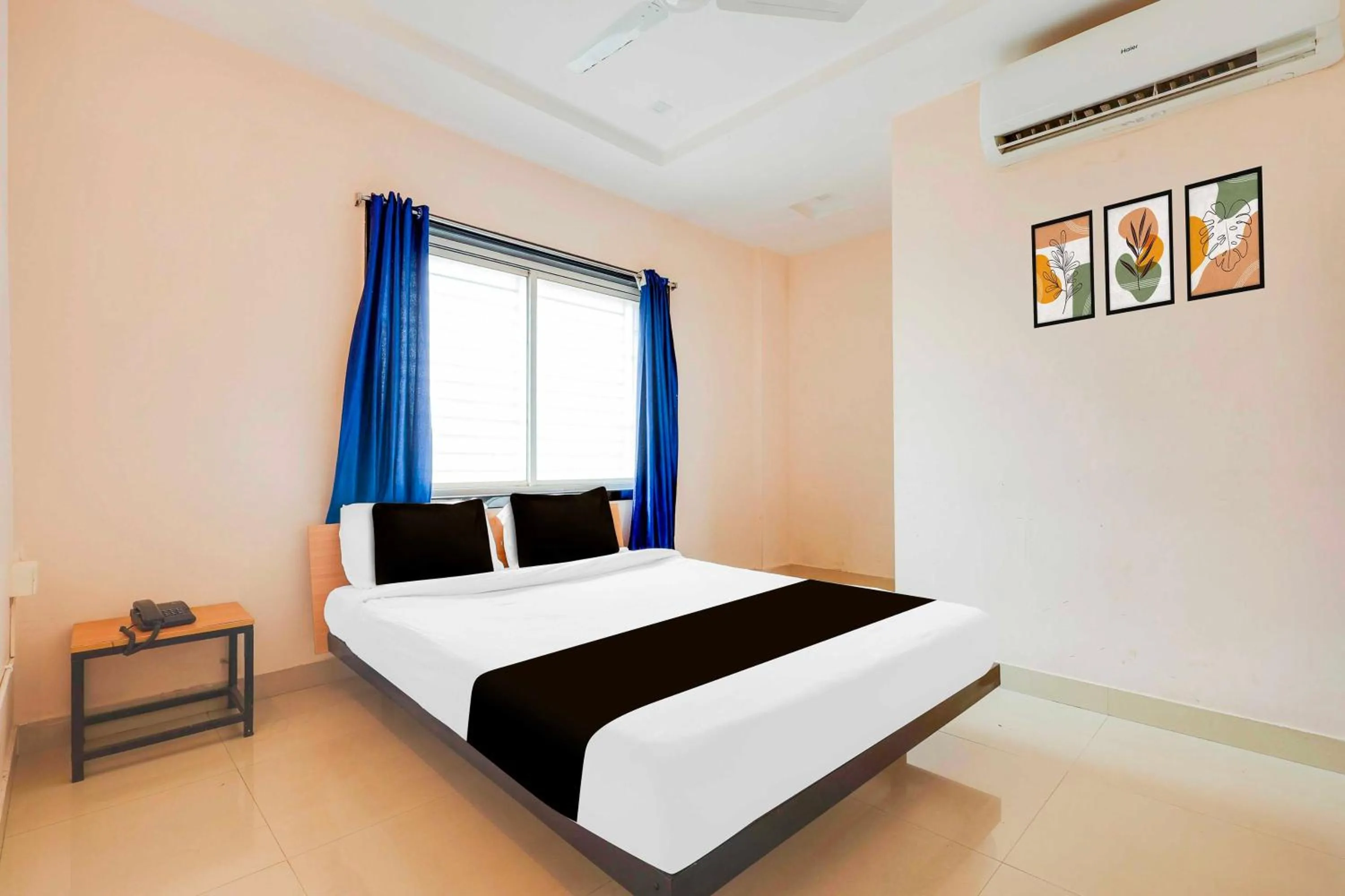 Bedroom, Bed in Hotel O Kakinada Town Junction
