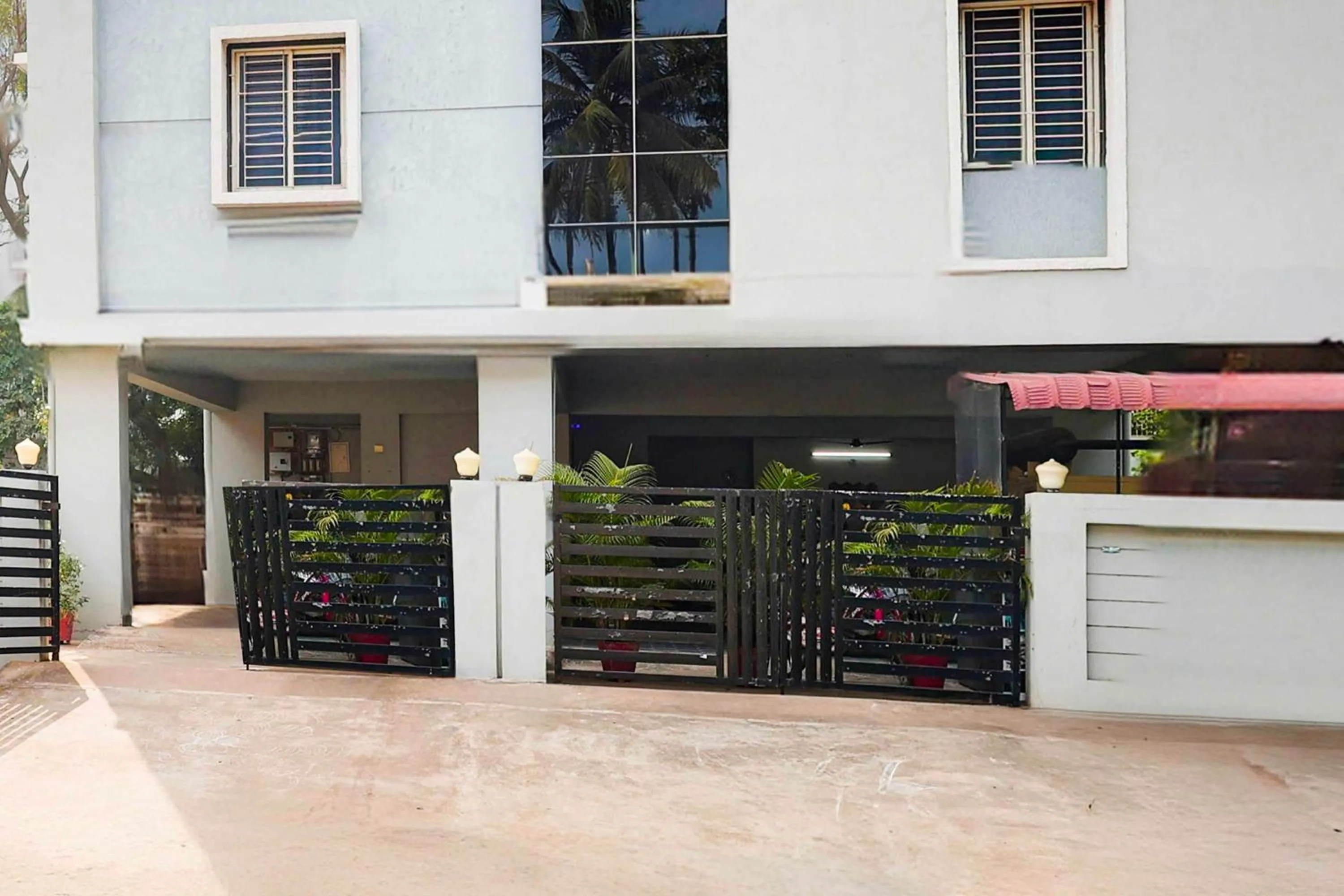 Facade/entrance in Hotel O Kakinada Town Junction