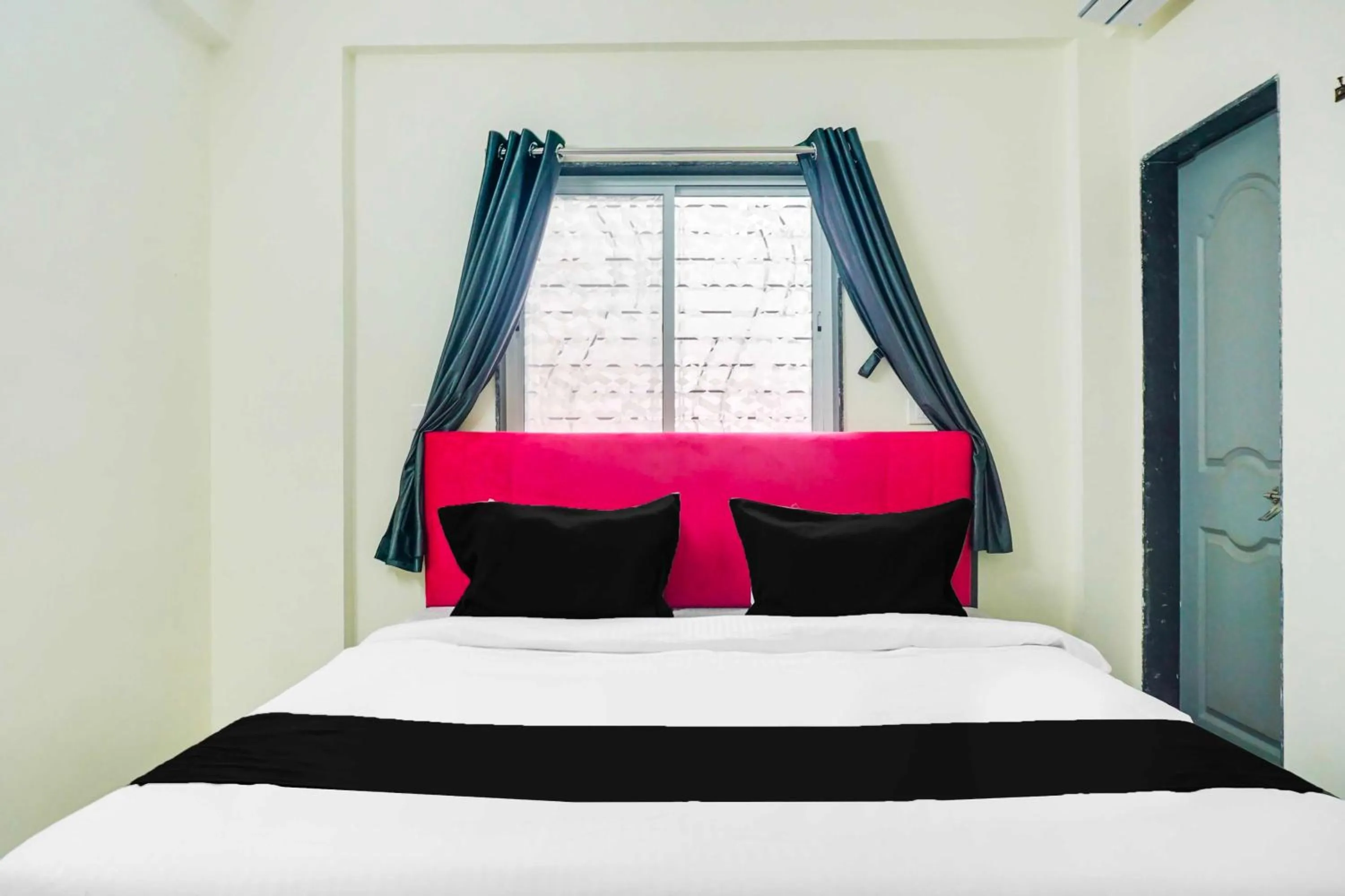 Bedroom, Bed in Hotel O Laxmi Chowk Hinjewadi