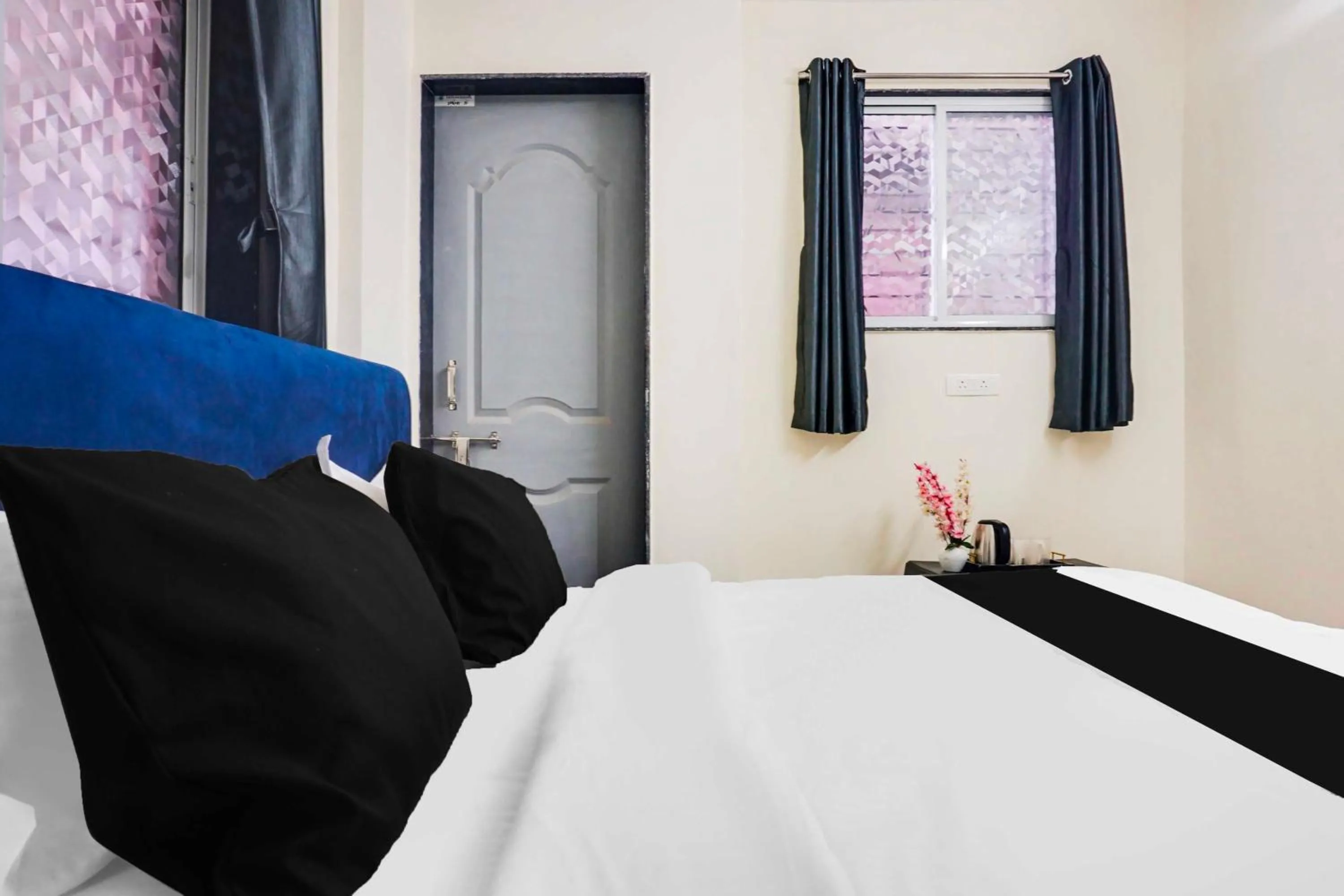 Bedroom, Bed in Hotel O Laxmi Chowk Hinjewadi