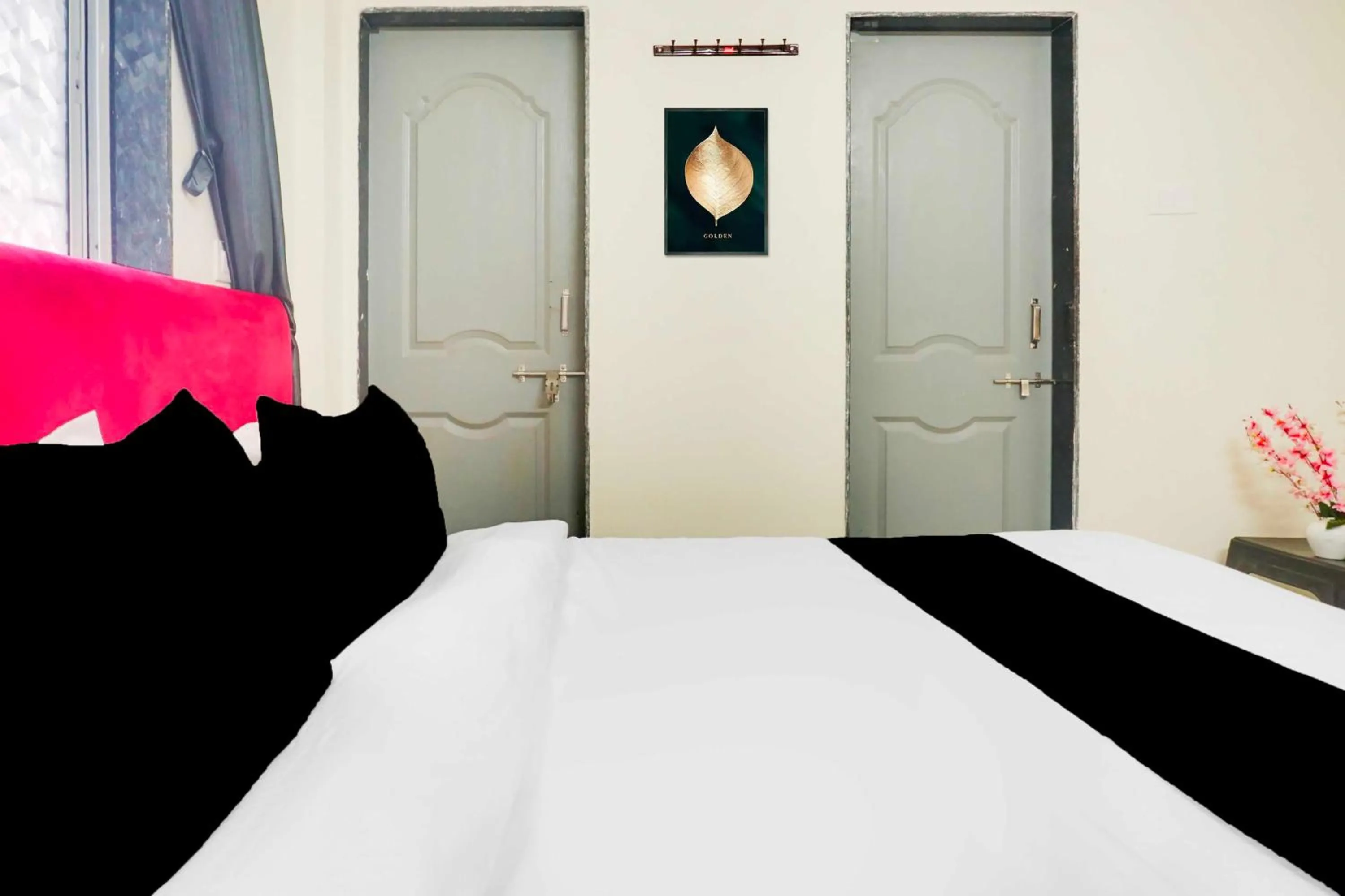 Bedroom, Bed in Hotel O Laxmi Chowk Hinjewadi