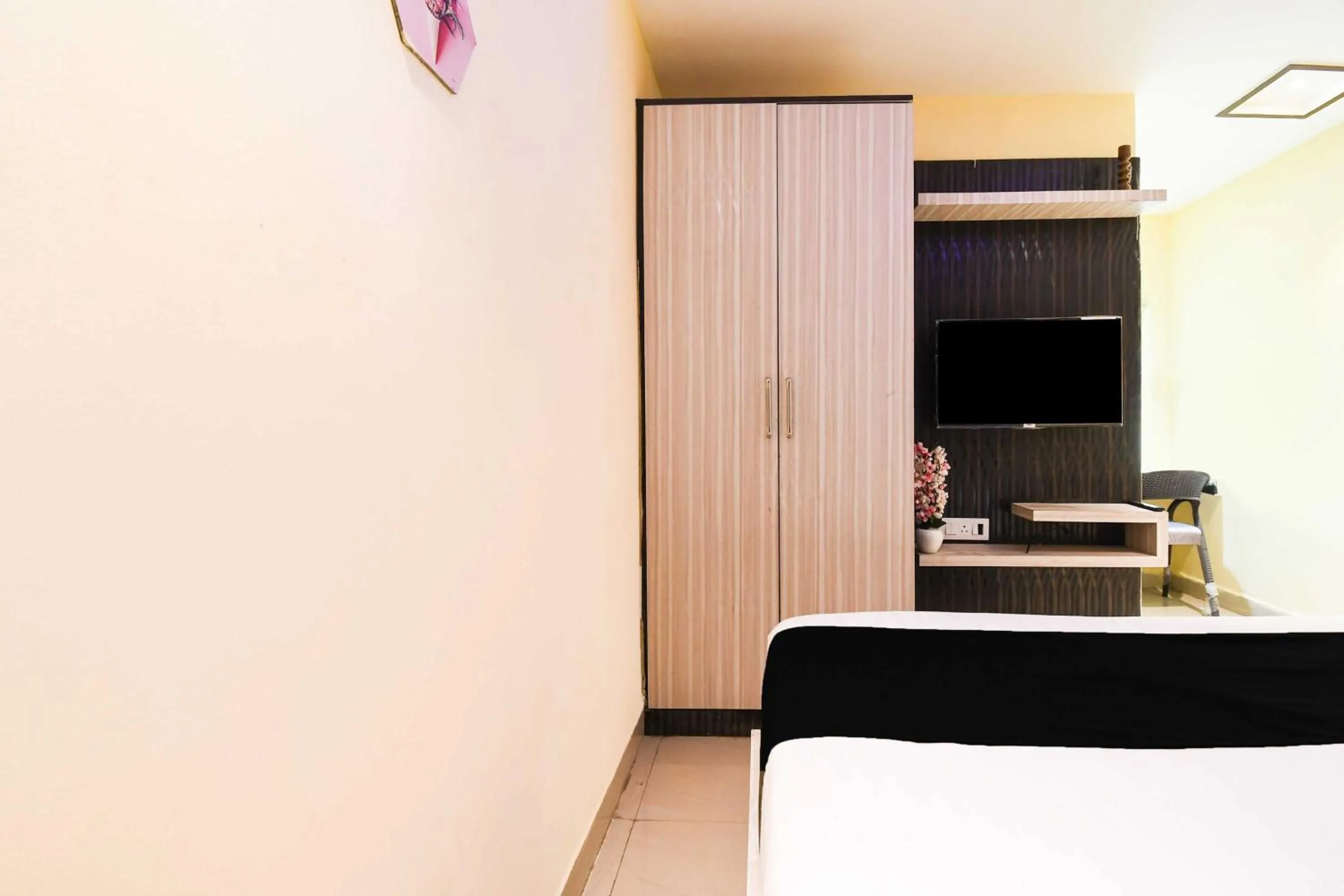 Bedroom, Bed in Hotel O Hirak Road Dhanbad