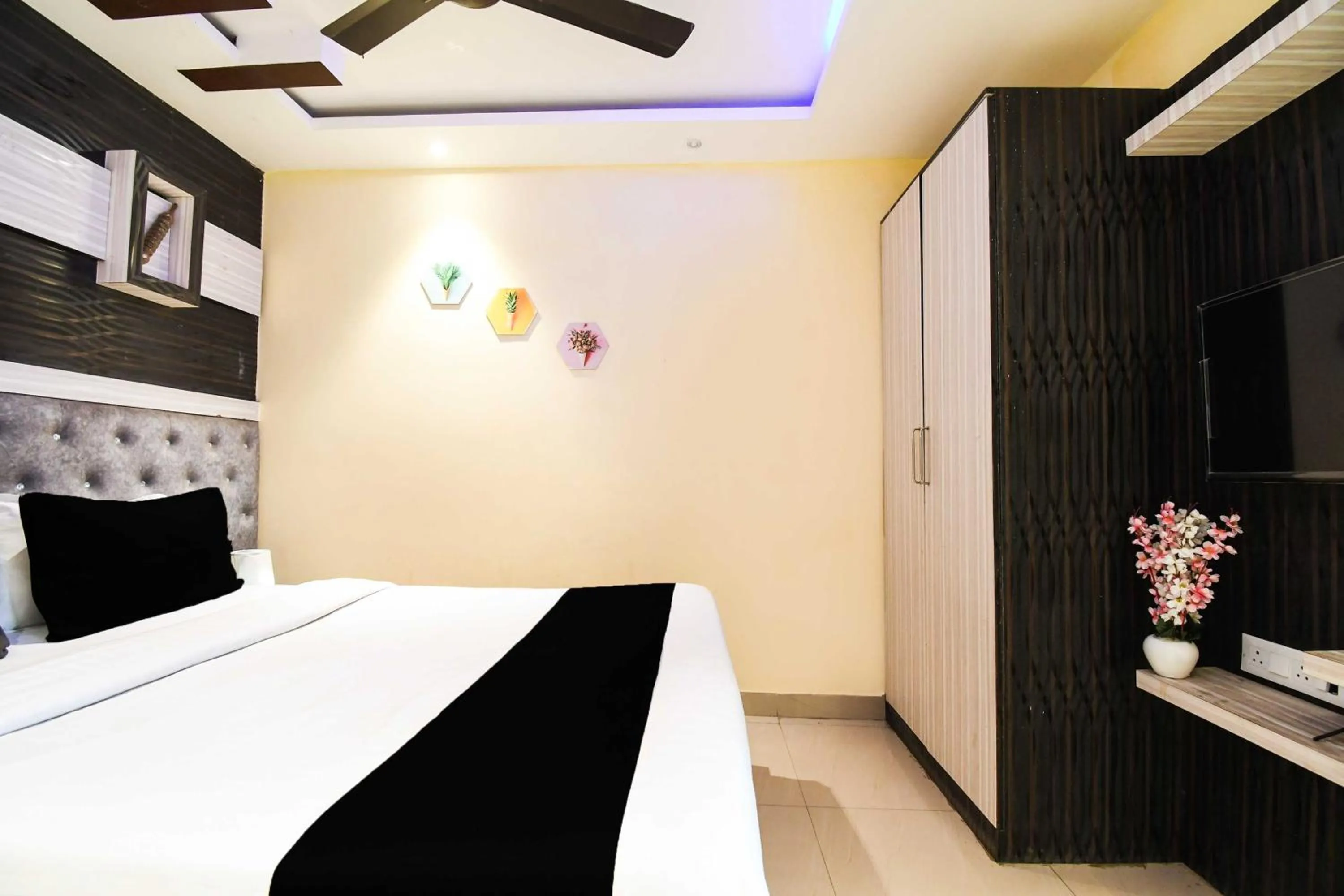 Bedroom, Bed in Hotel O Hirak Road Dhanbad