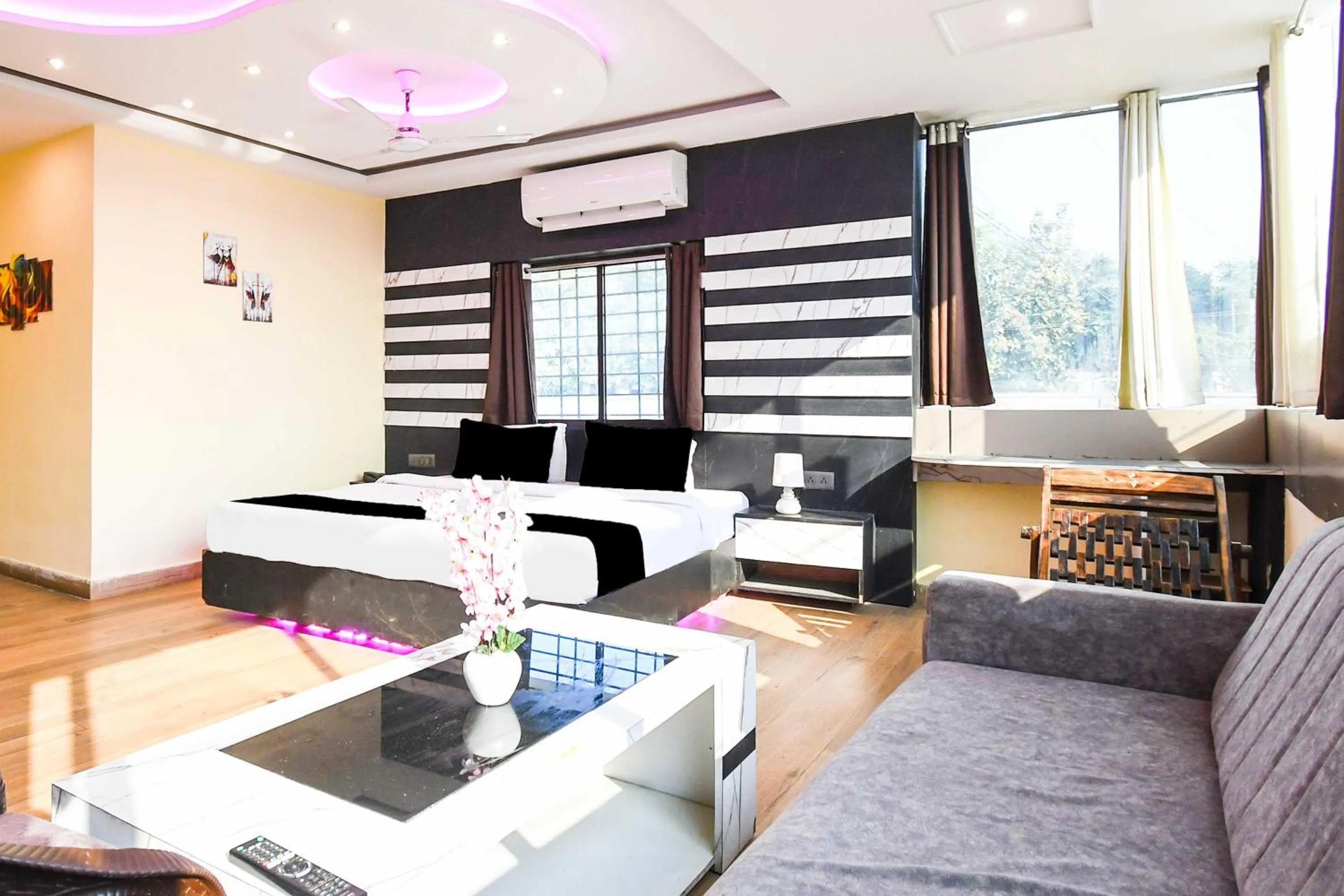 Bedroom in Hotel O Hirak Road Dhanbad