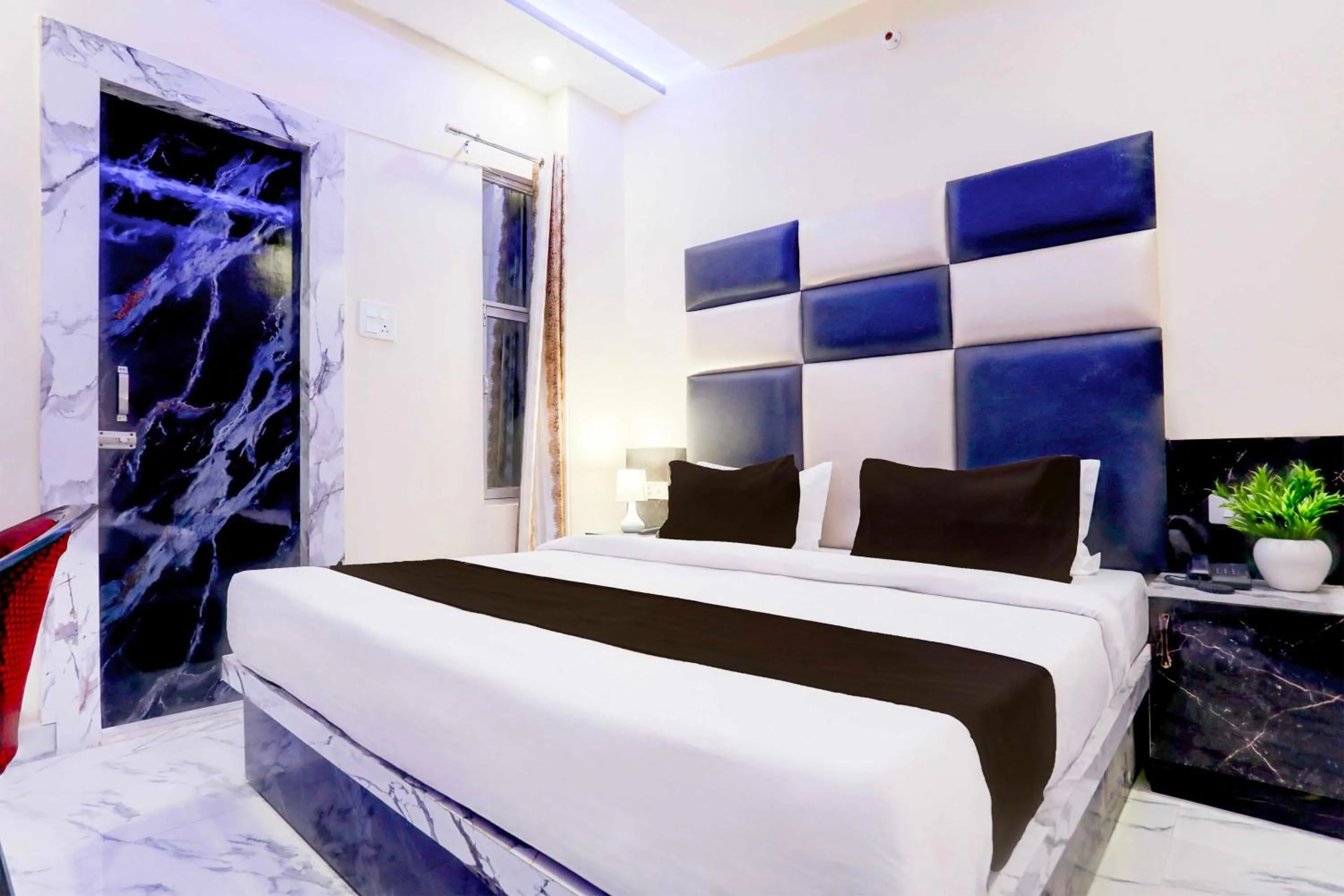 Bedroom, Bed in Hotel O Prayagraj Subedarganj Railway Station