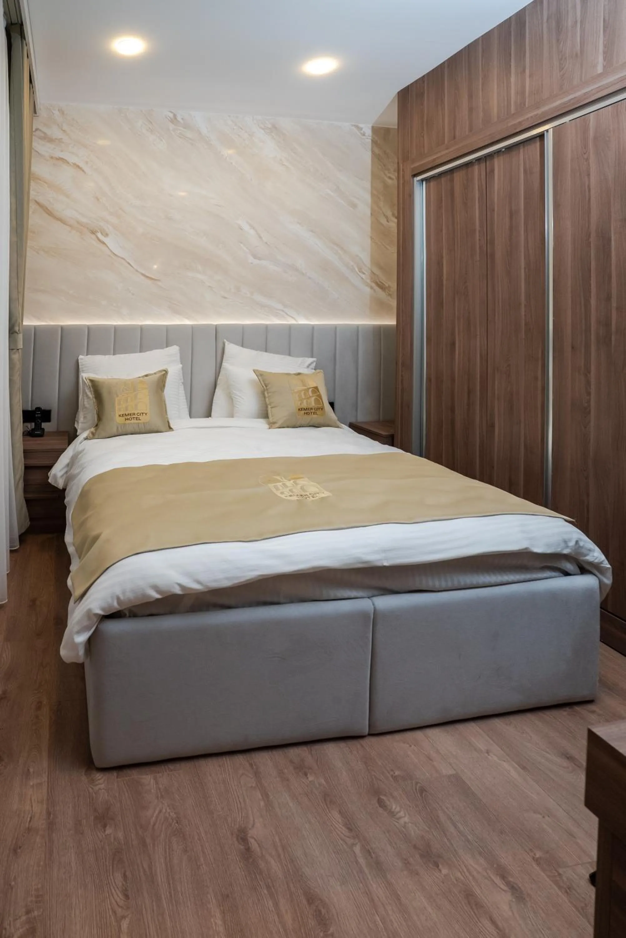 Bed in Kemer City Hotel İstanbul Airport