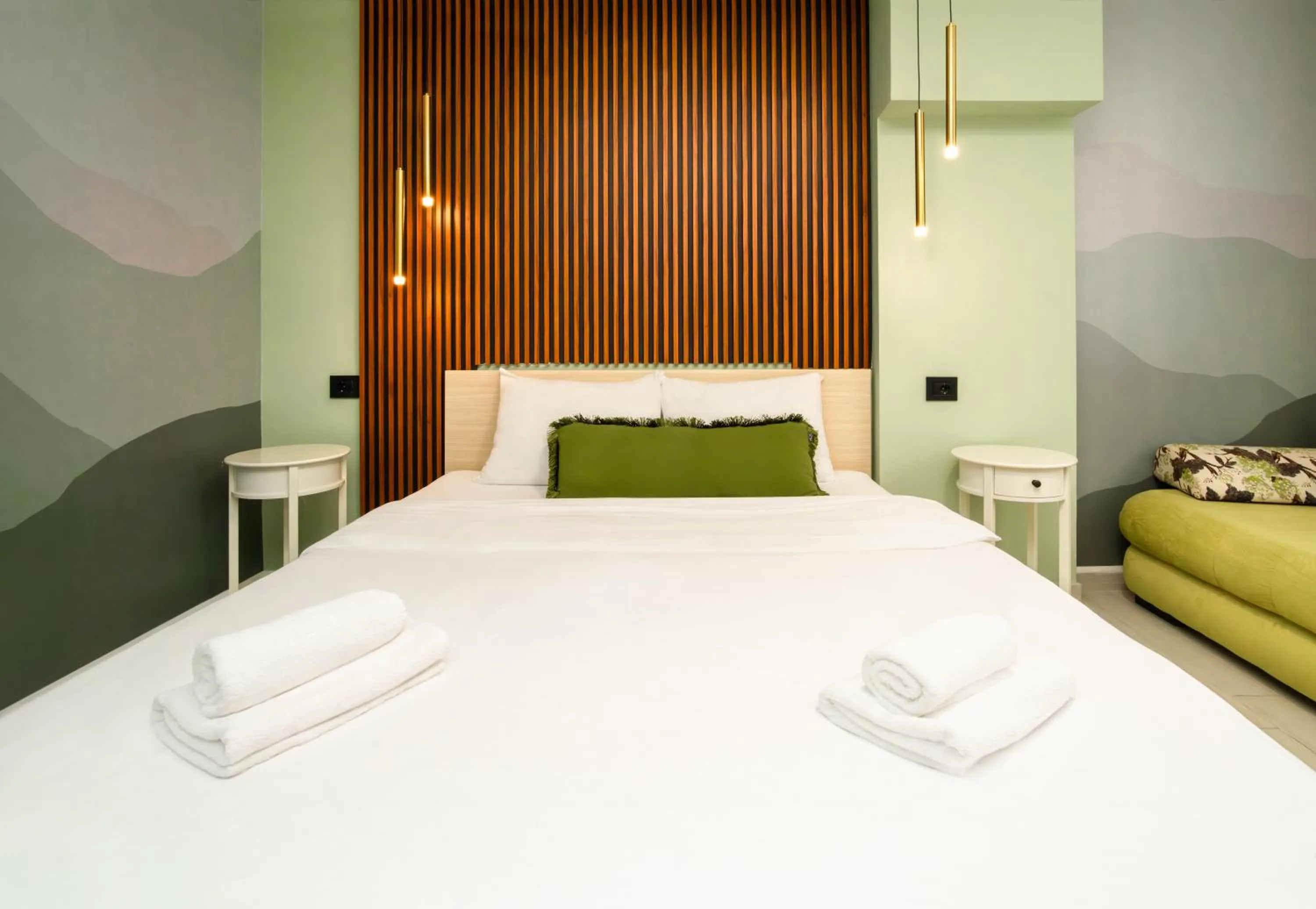 Deluxe Triple Room in 7 Hills Rooms