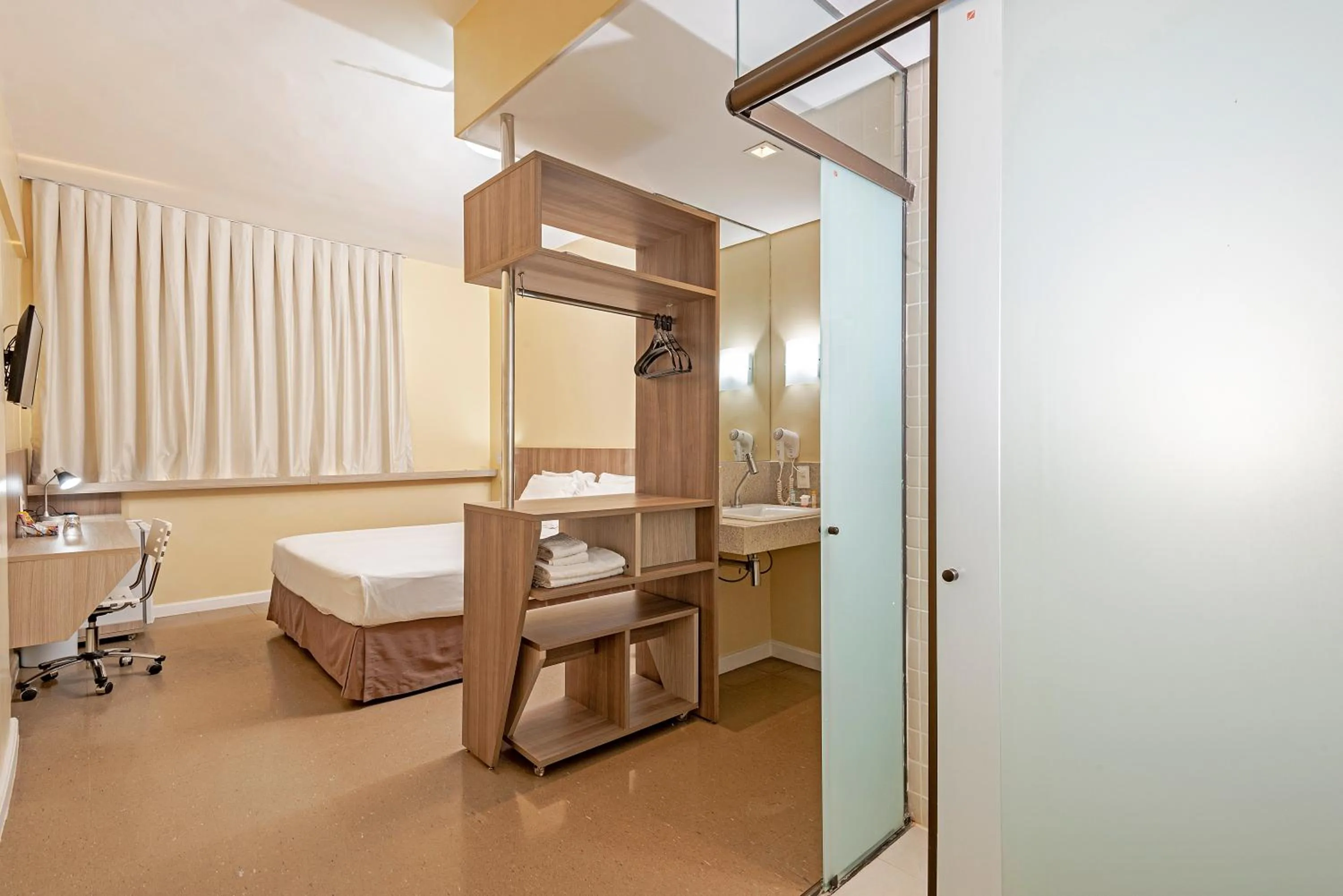 Bedroom, Bed in Slim Hotel Cuiabá Aeroporto