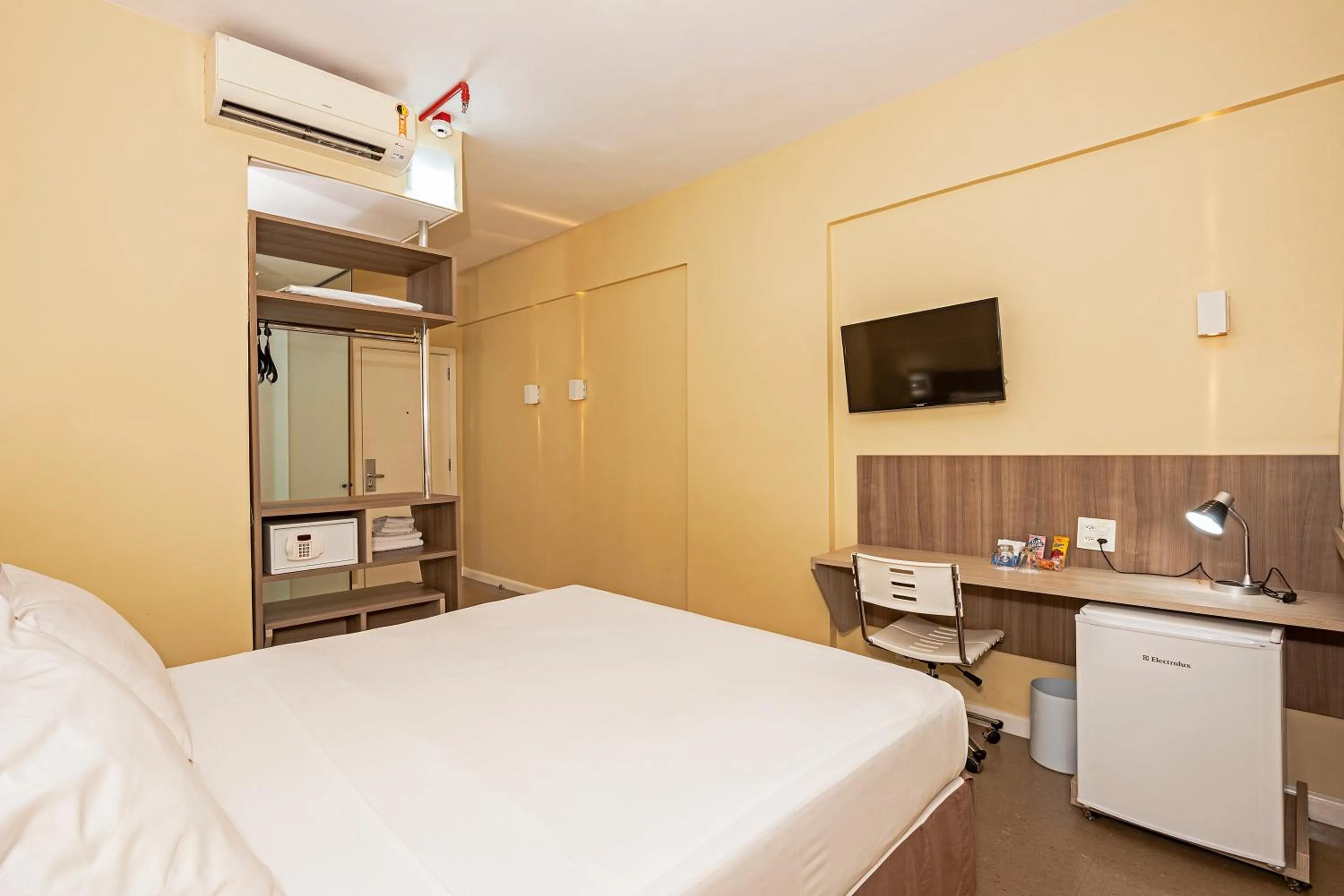 TV and multimedia, Bed in Slim Hotel Cuiabá Aeroporto