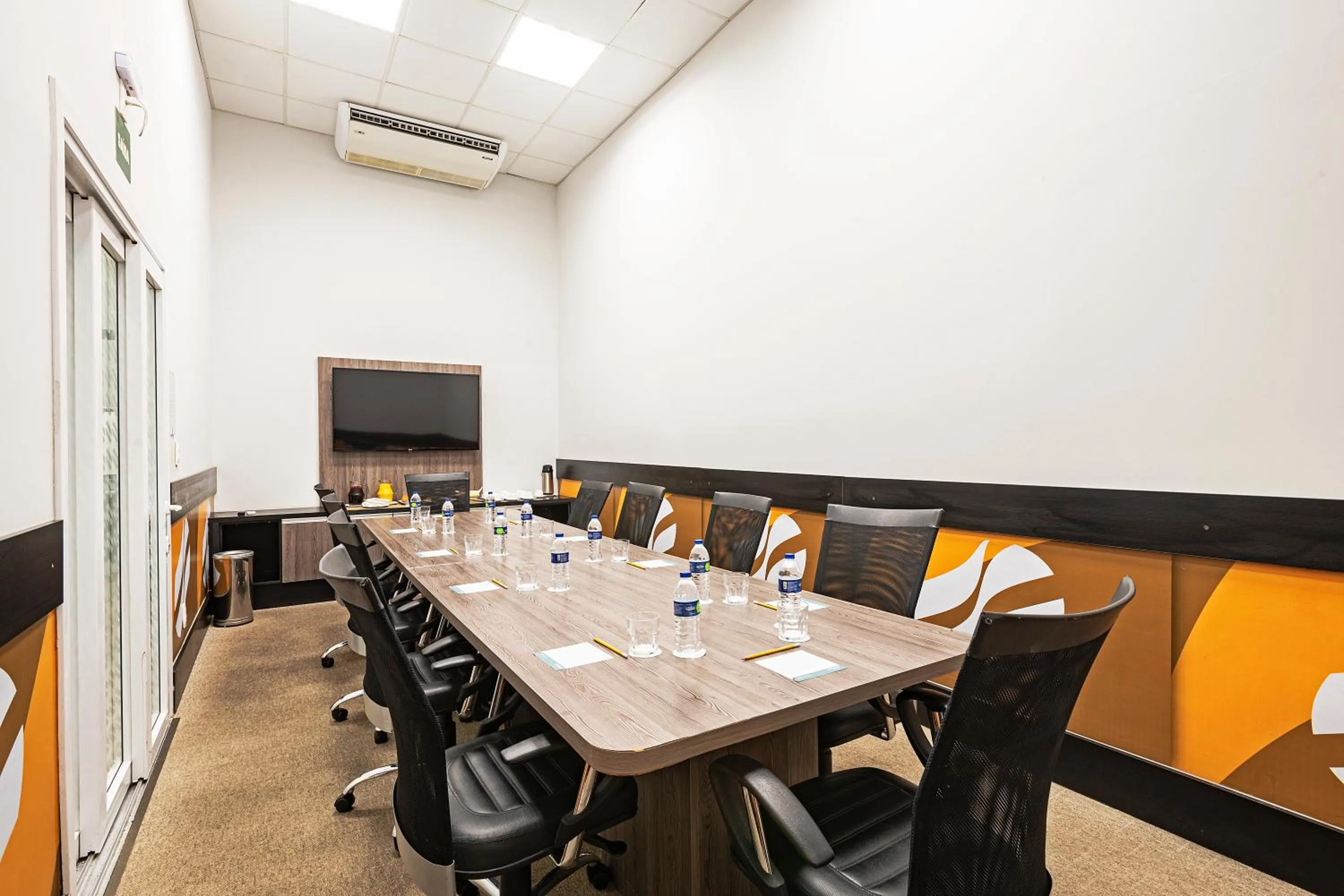 Meeting/conference room in Slim Cuiabá Aeroporto