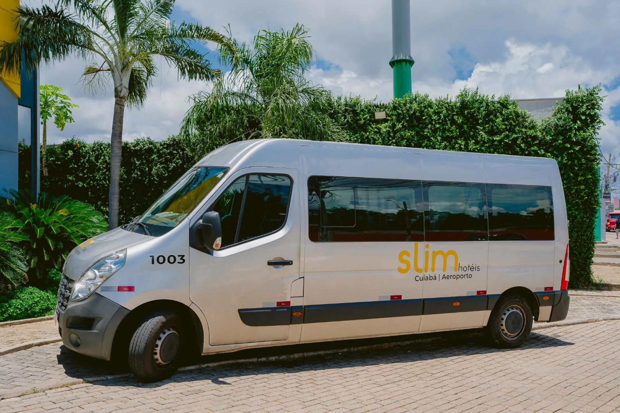 shuttle in Slim Cuiabá Aeroporto