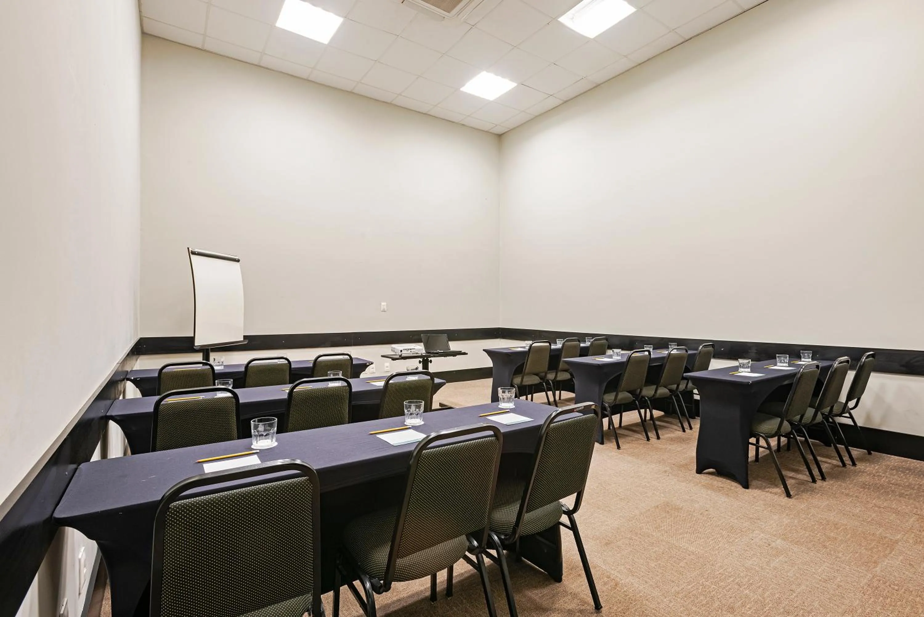 Meeting/conference room in Slim Cuiabá Aeroporto