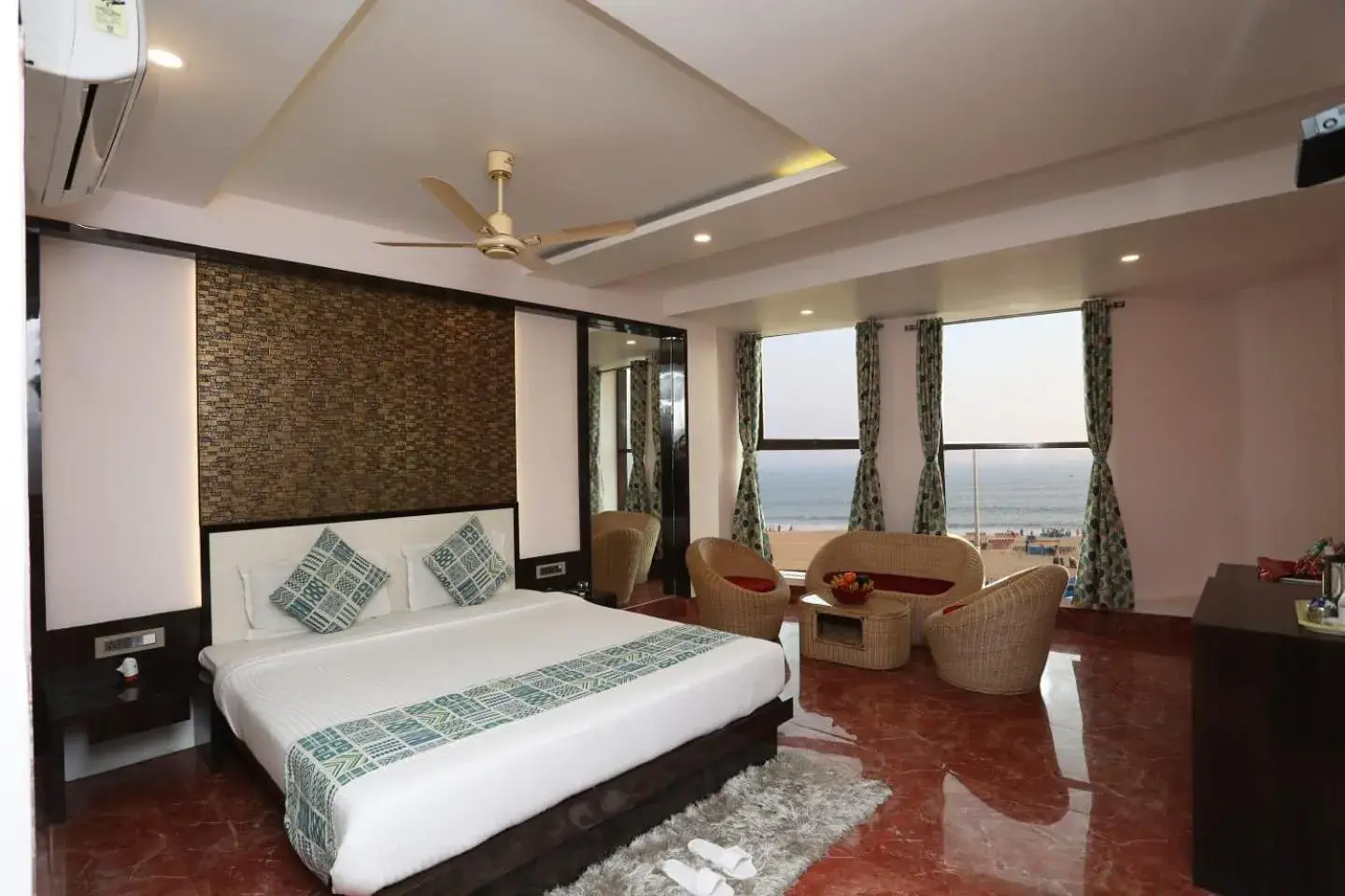 Superior Double or Twin Room with Sea View in Hotel Swimming Sea Facing Superior Double or Twin Room with Sea View in Hotel Swimming Sea Facing
