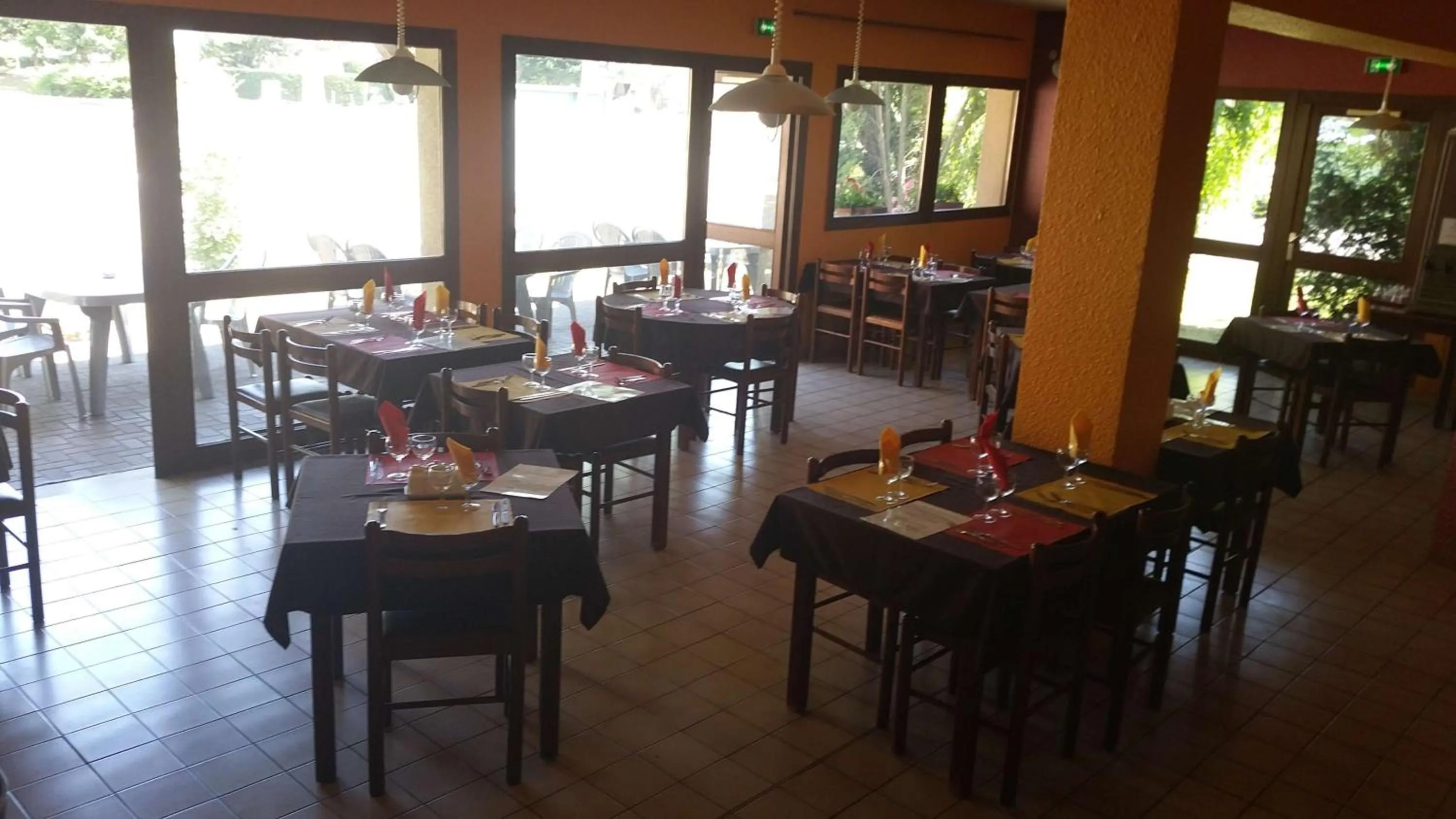 Restaurant/places to eat in Brit Hotel Sarreguemines