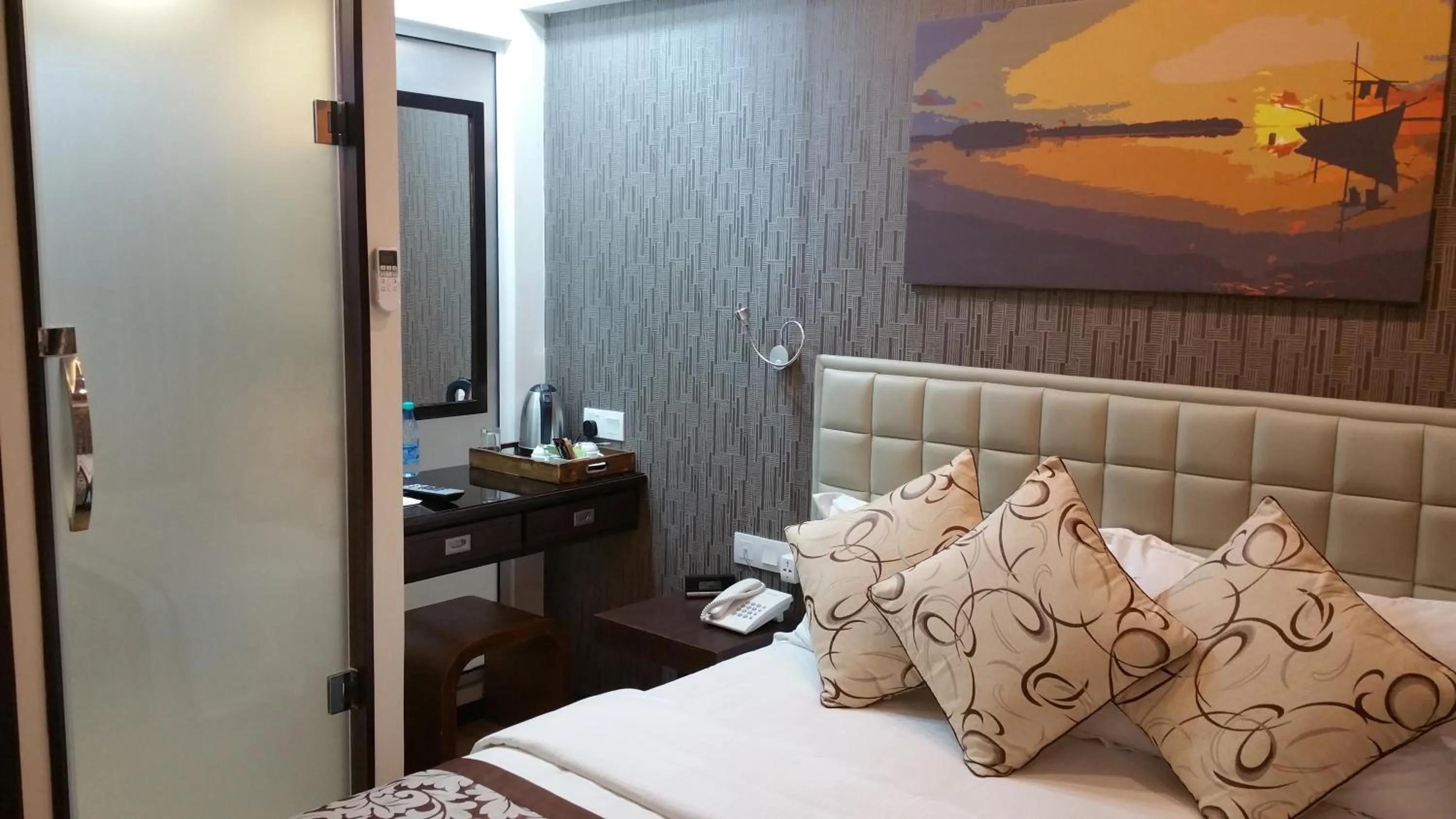 Shower, Bed in Vista Beach Retreat