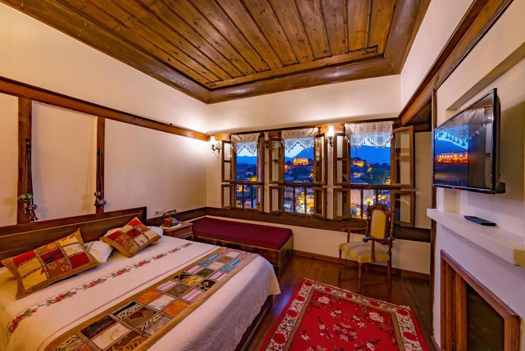 City view, Bed in Safranbolu Seyi̇r Konak Otel