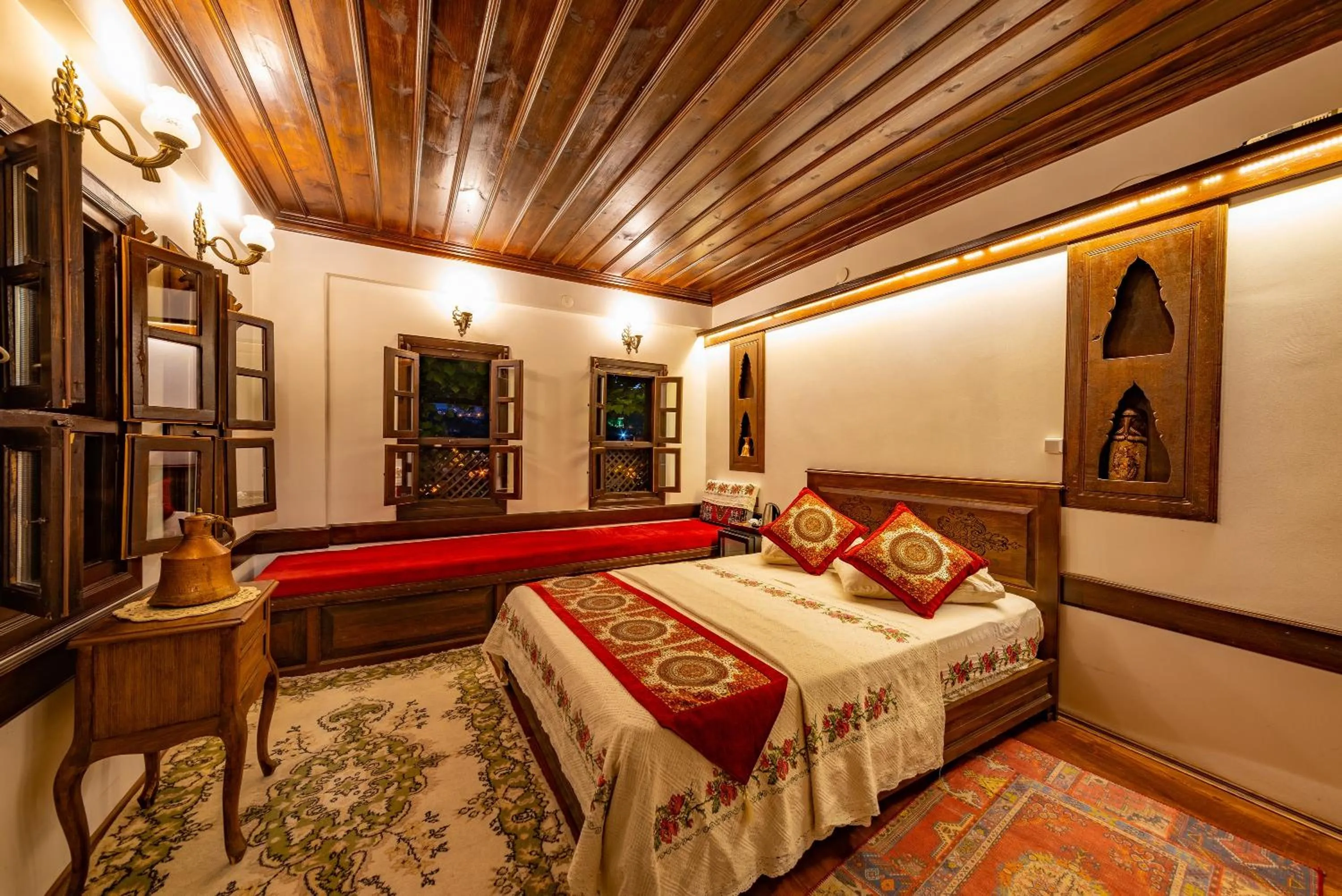 Photo of the whole room, Bed in Safranbolu Seyi̇r Konak Otel