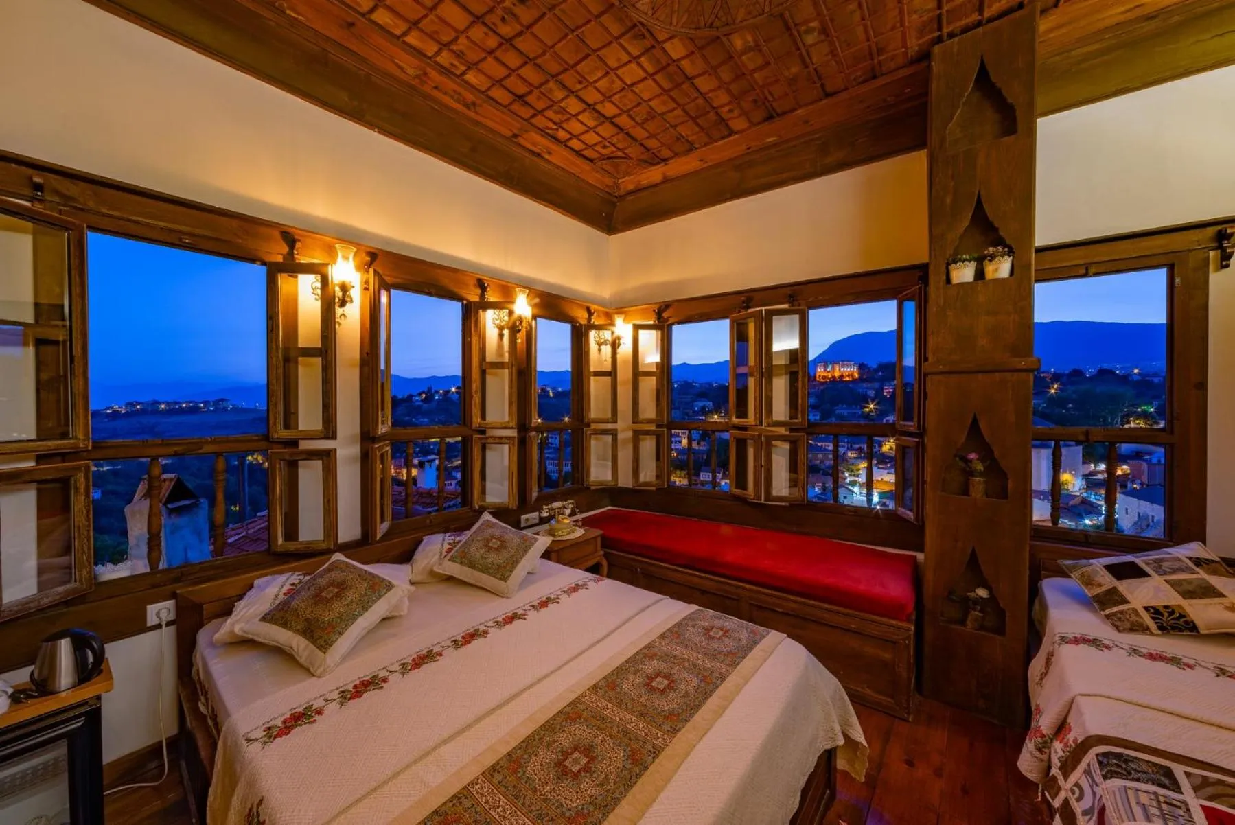 City view, Bed in Safranbolu Seyi̇r Konak Otel