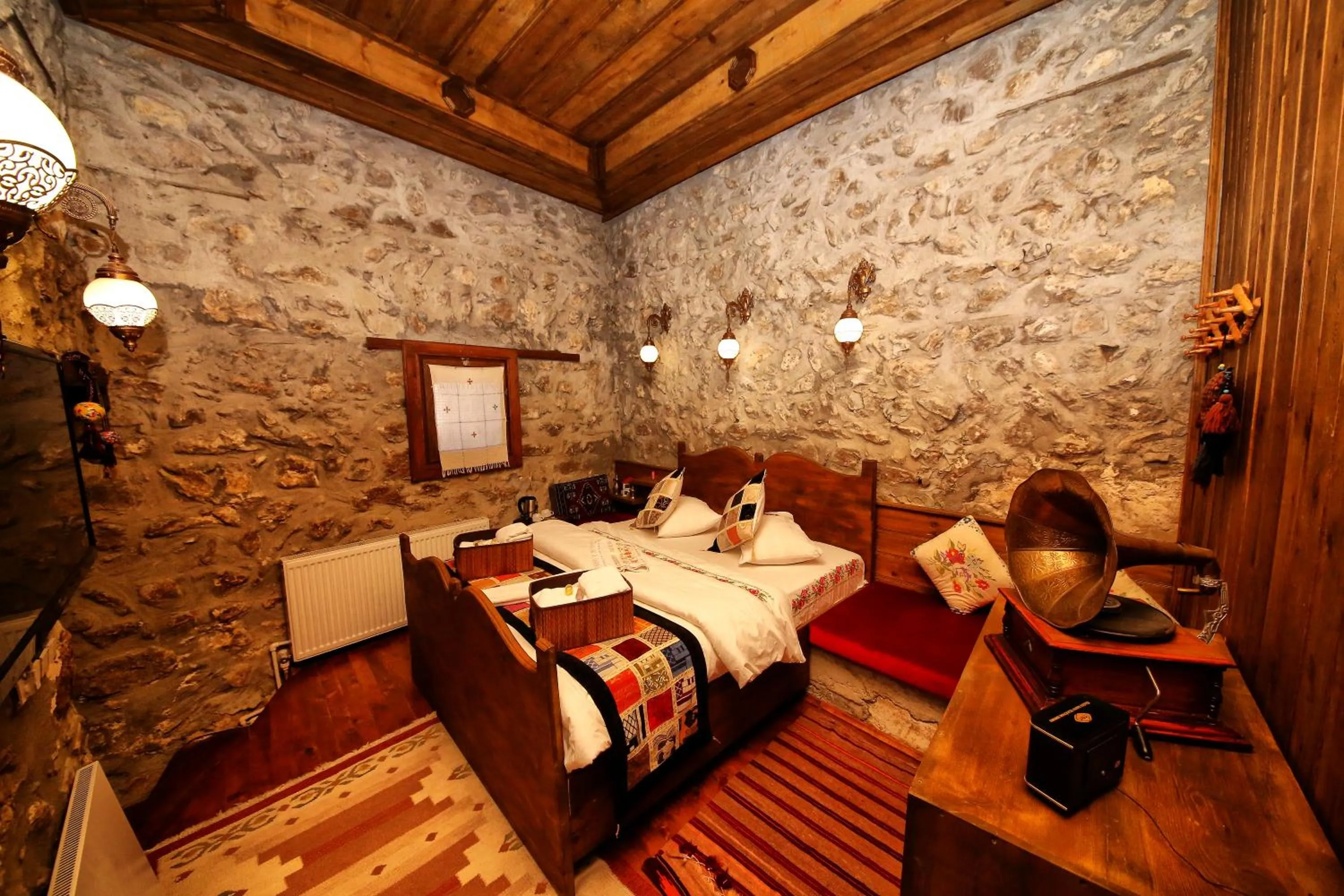 Bed in Safranbolu Seyi̇r Konak Otel