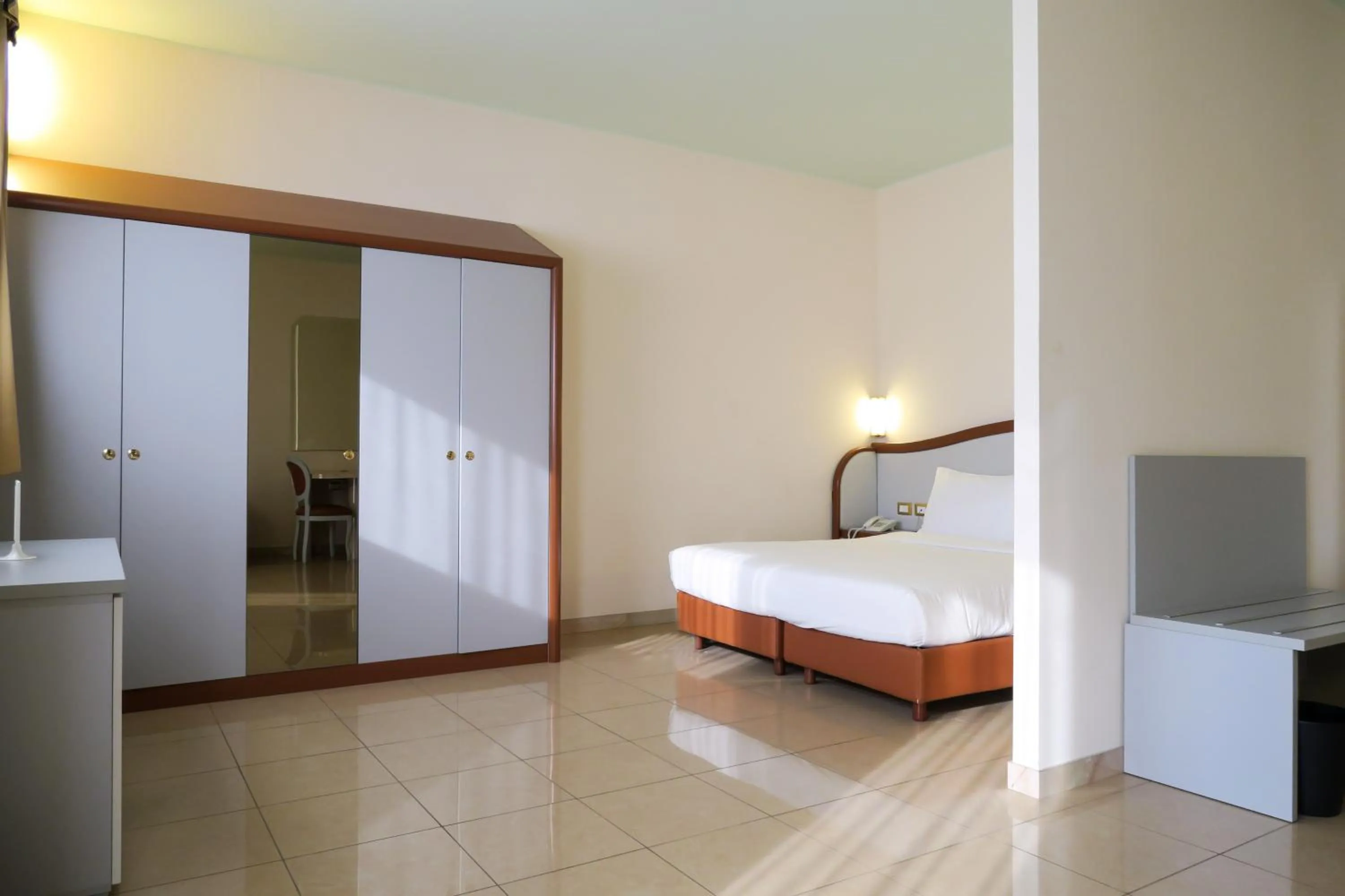 Patio, Bed in Hotel Verdi