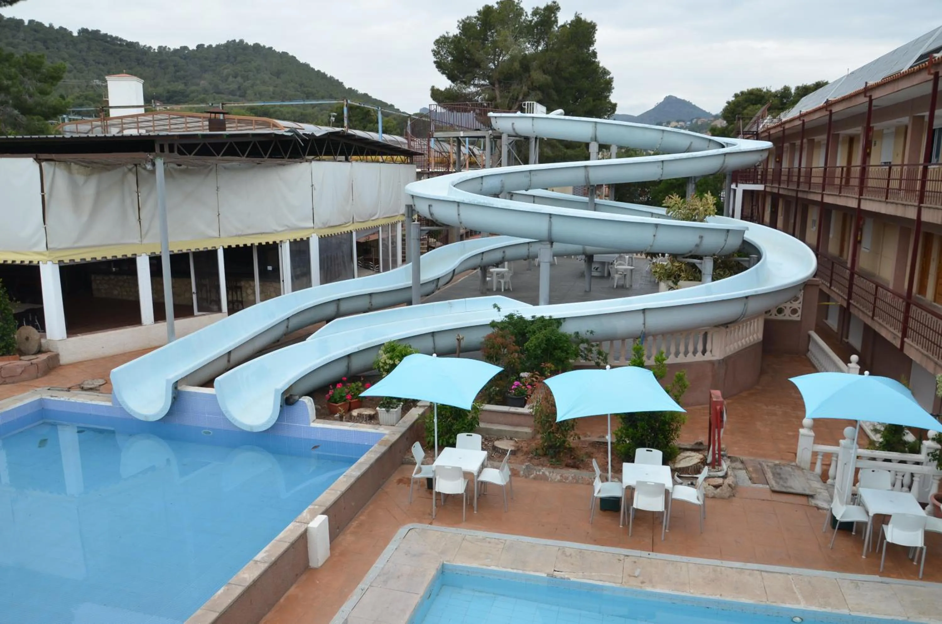 Swimming pool in Complejo Turistico la Pinada