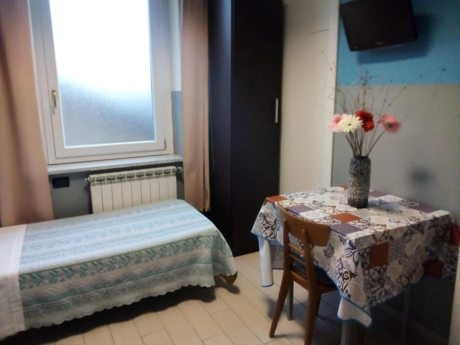 Bed in Hotel Niagara