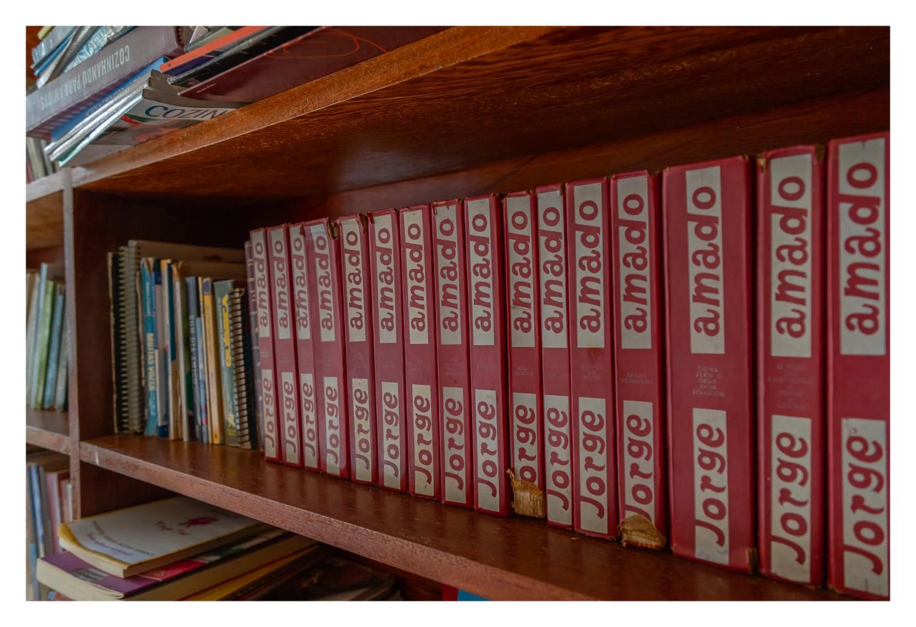 Library in Pousada Cravo e Canela