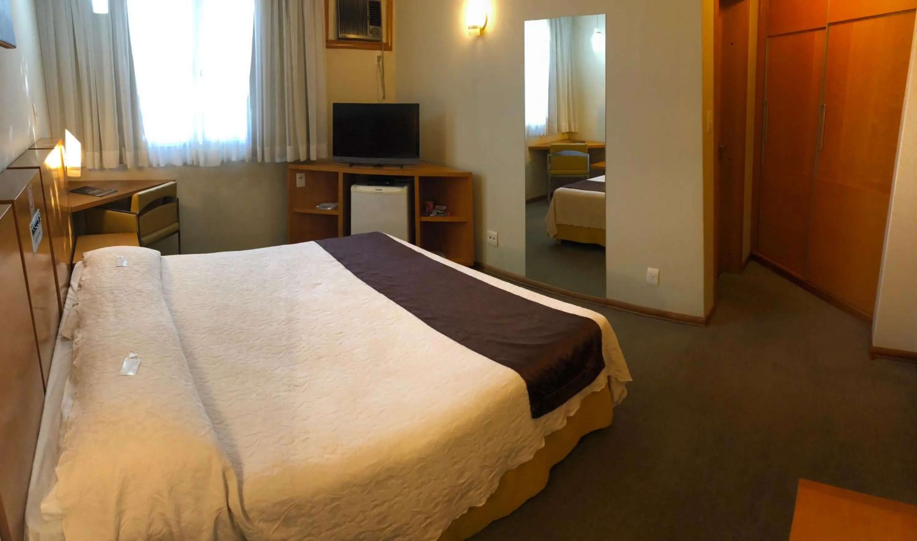 Bed in Barbur Plaza Hotel