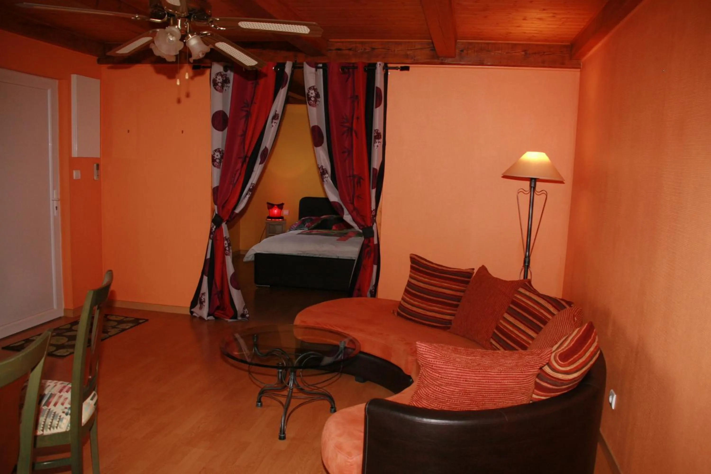 Living room in Chambres d'hôtes & Gîtes La Paysanne